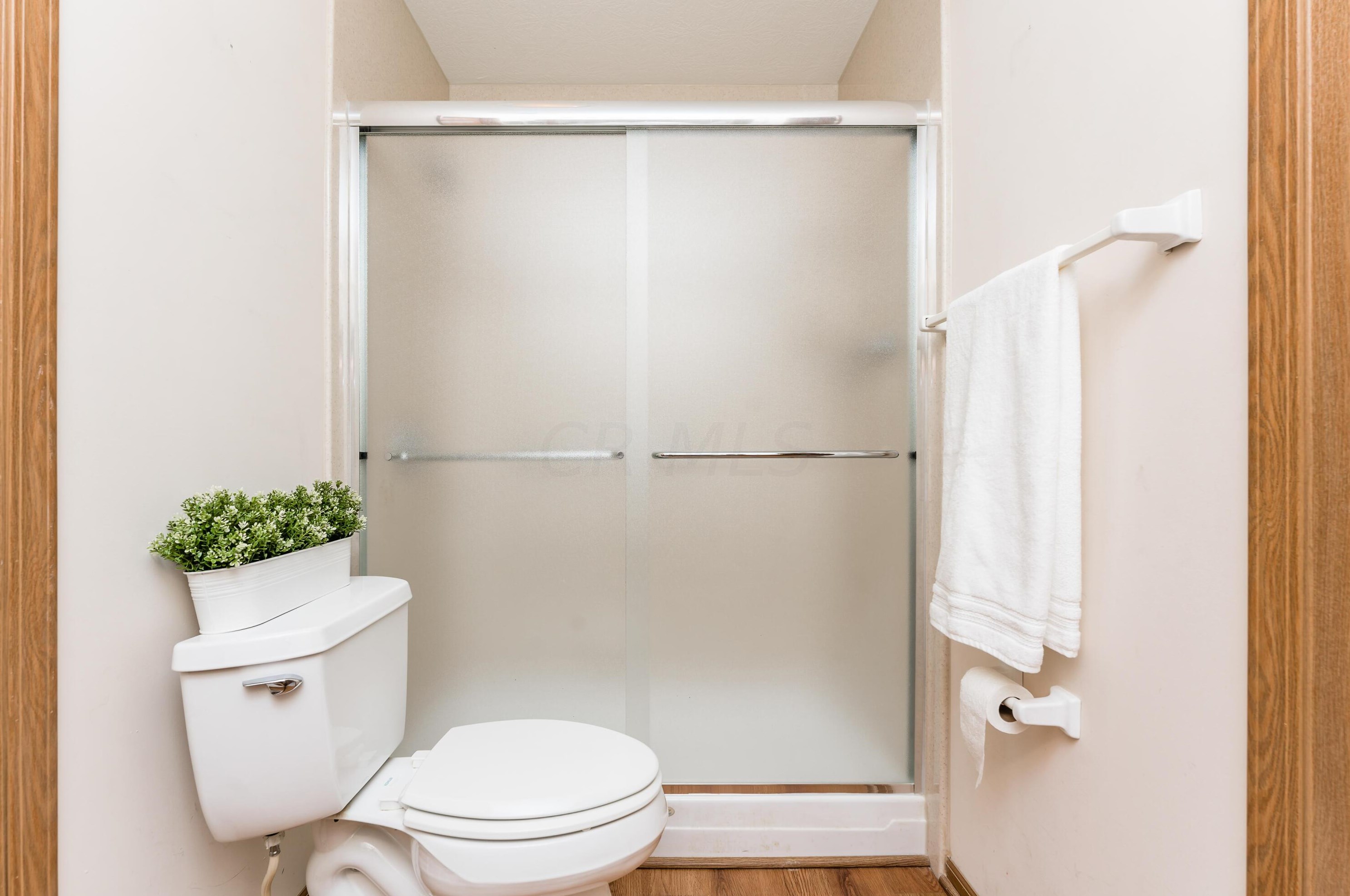 4037 Chennin Dr, Columbus OH 43230 exterior