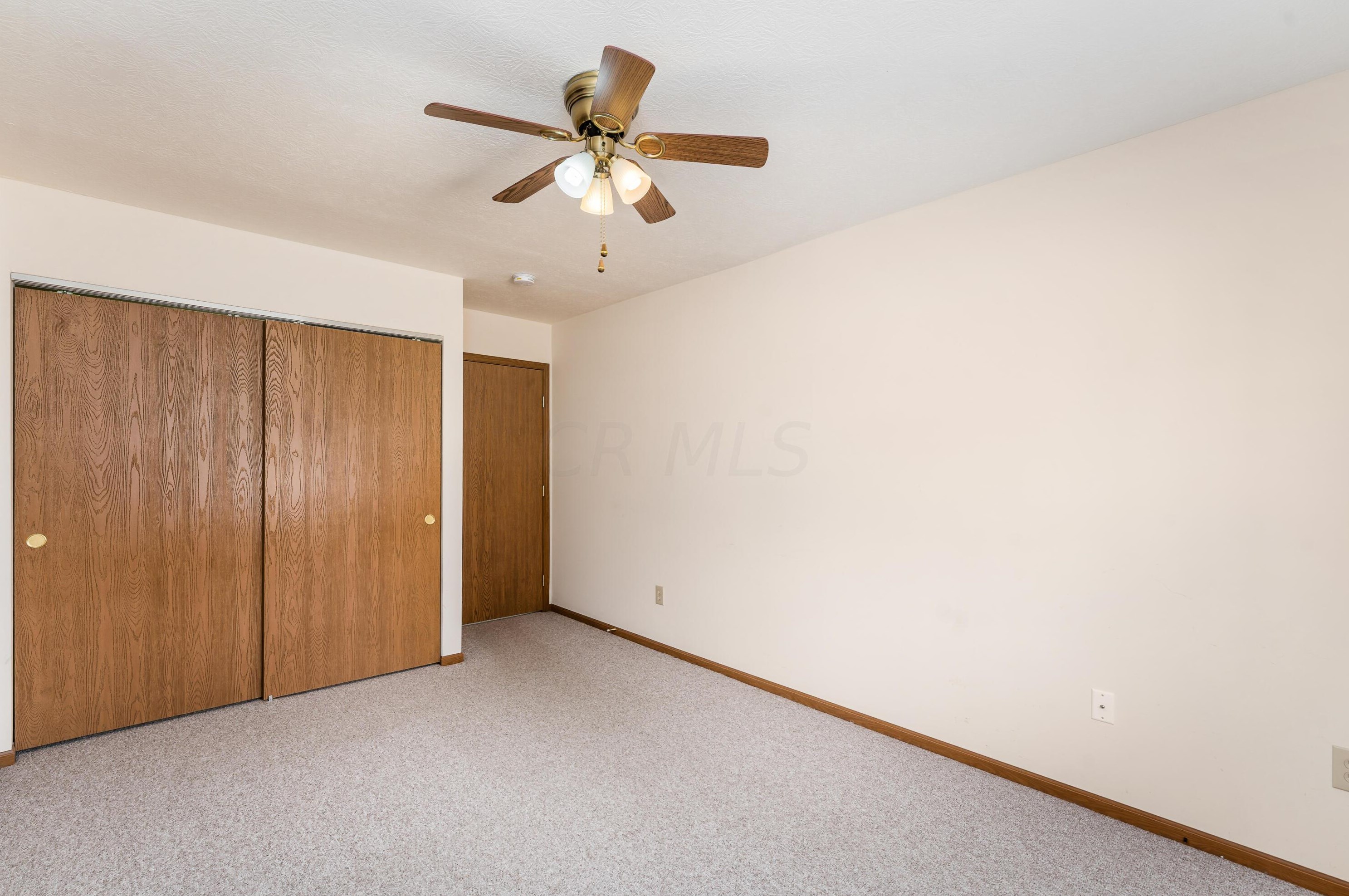 4037 Chennin Dr, Columbus OH 43230 exterior