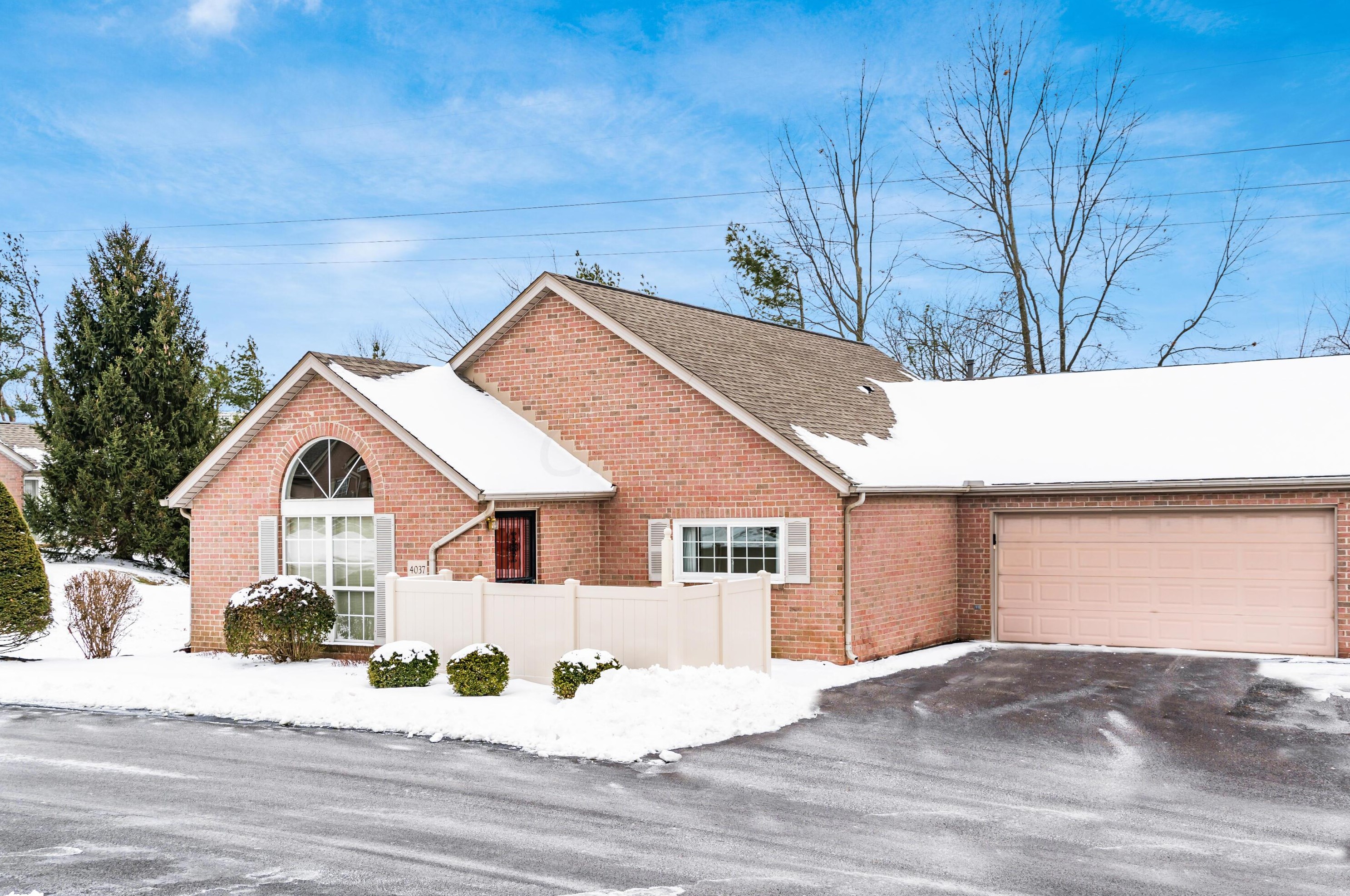 4037 Chennin Dr, Columbus, OH 43230-6410