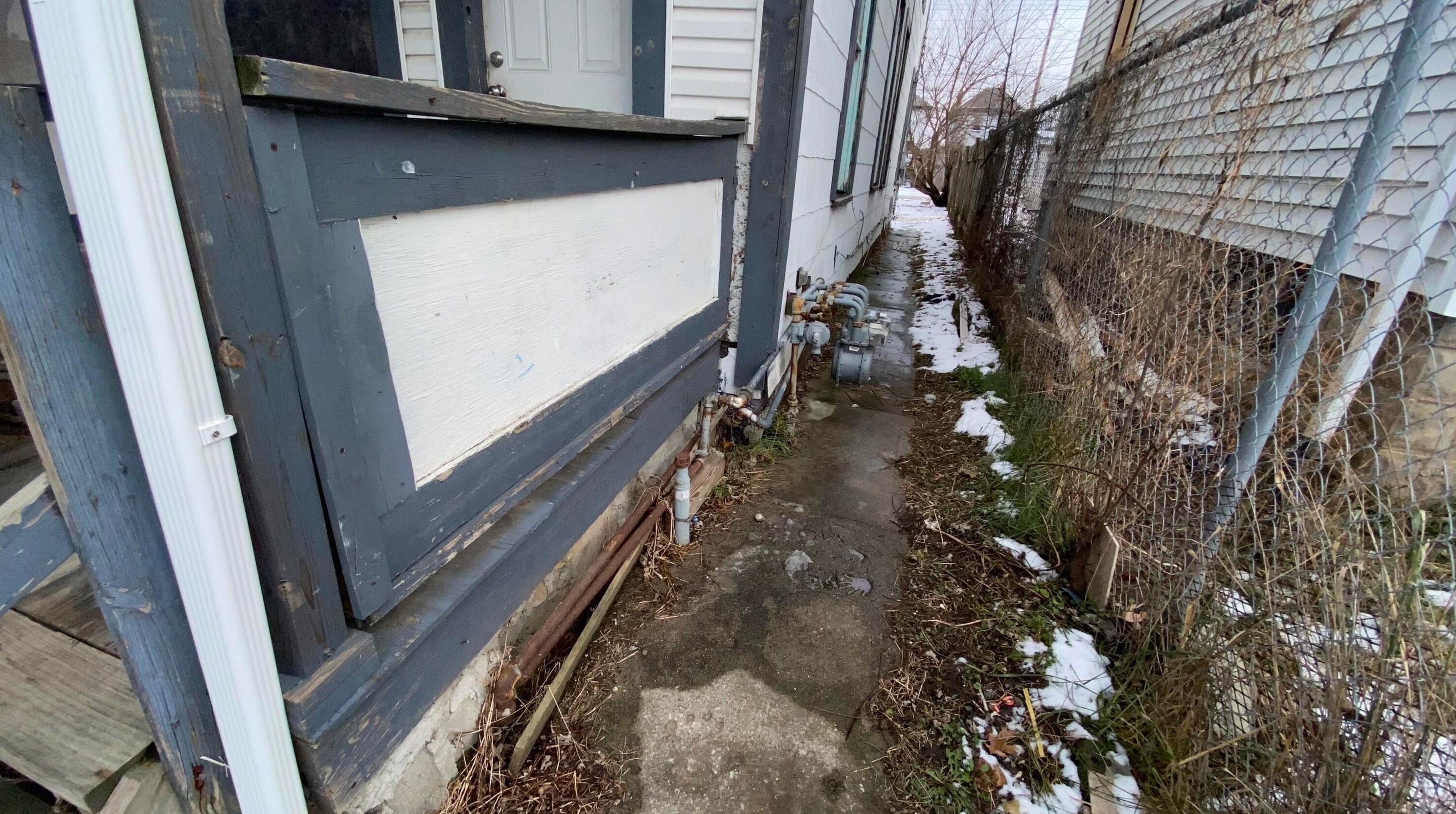 154 Oakley Ave, Columbus OH 43204-3217 exterior