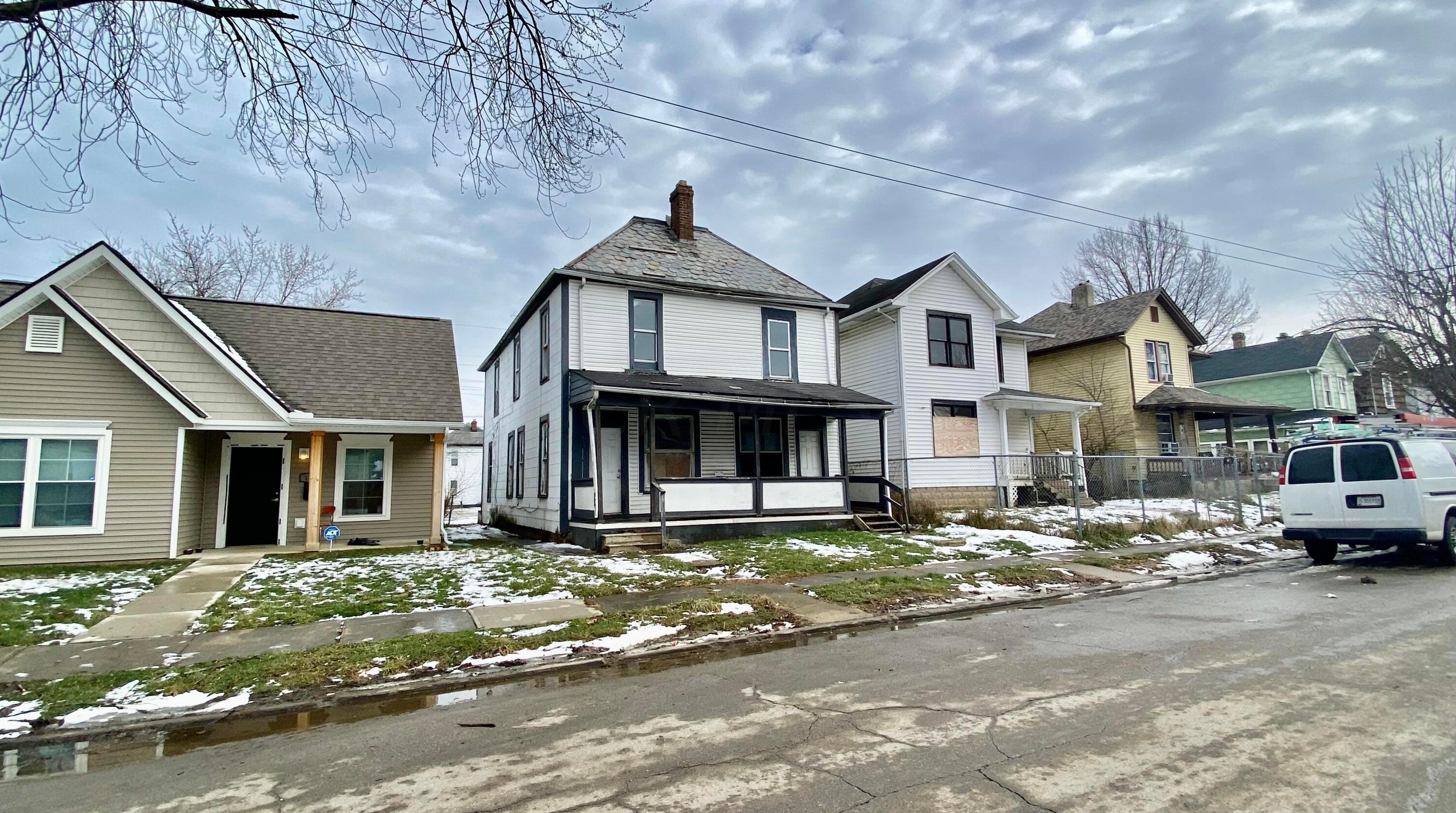 154 Oakley Ave, Columbus OH 43204-3217 exterior