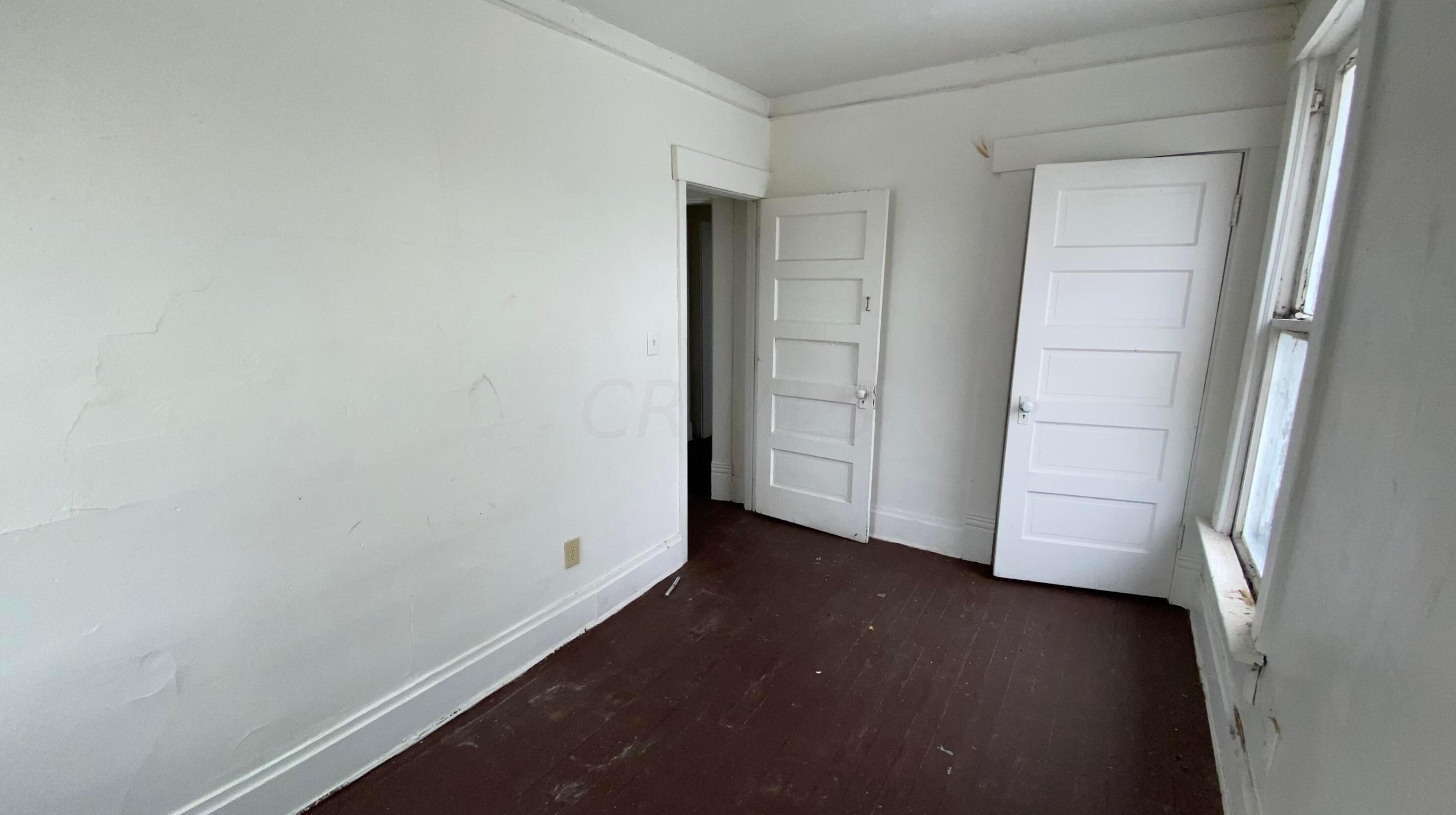 154 Oakley Ave, Columbus OH 43204-3217 exterior