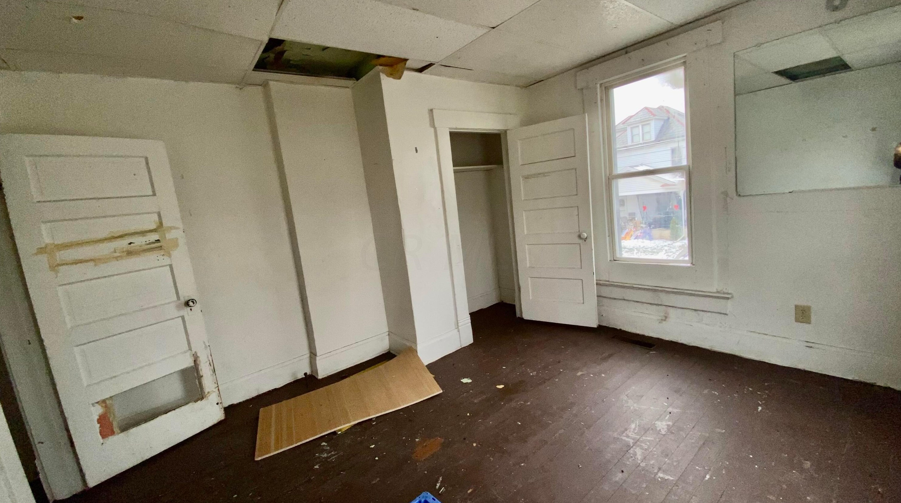 154 Oakley Ave, Columbus OH 43204-3217 exterior