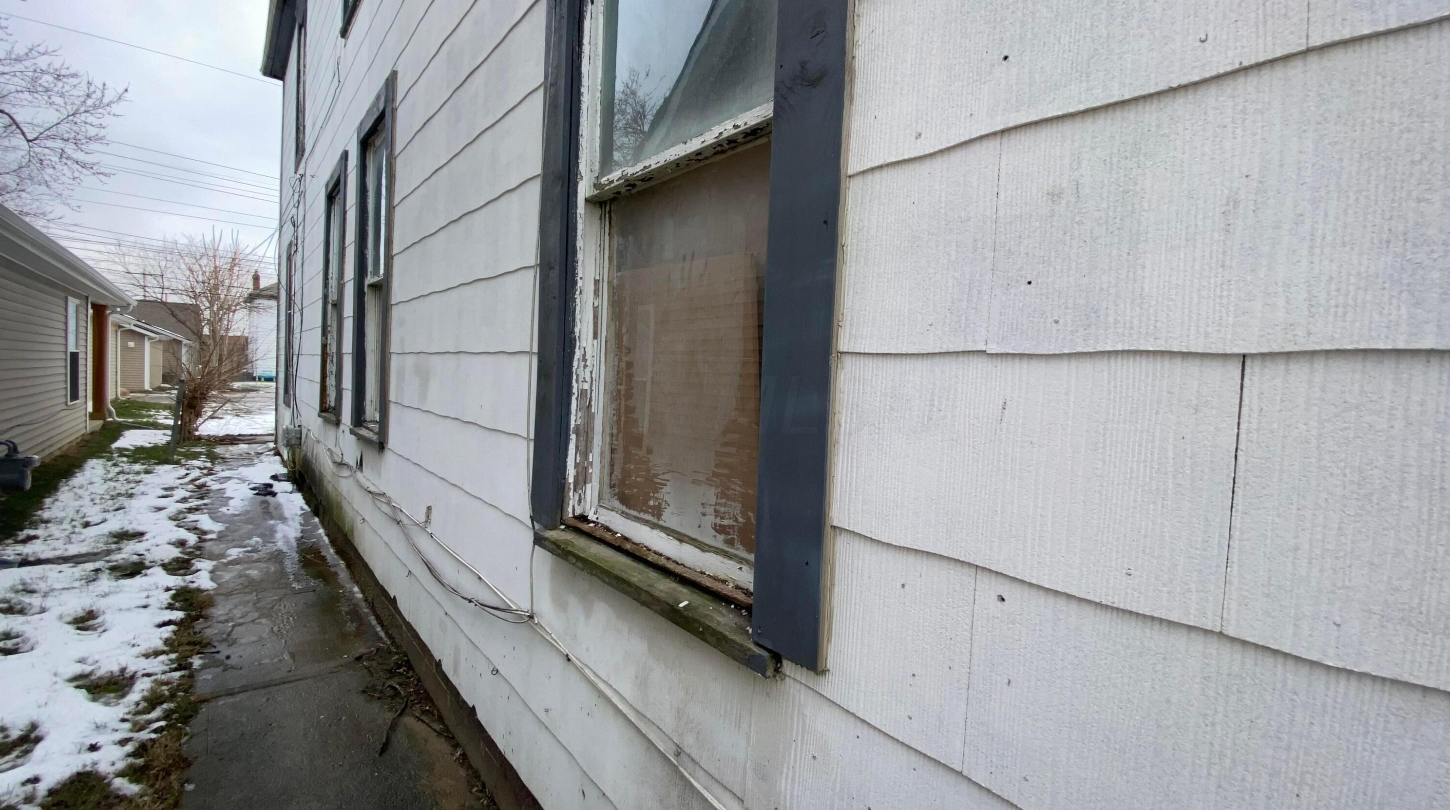 154 Oakley Ave, Columbus OH 43204-3217 exterior