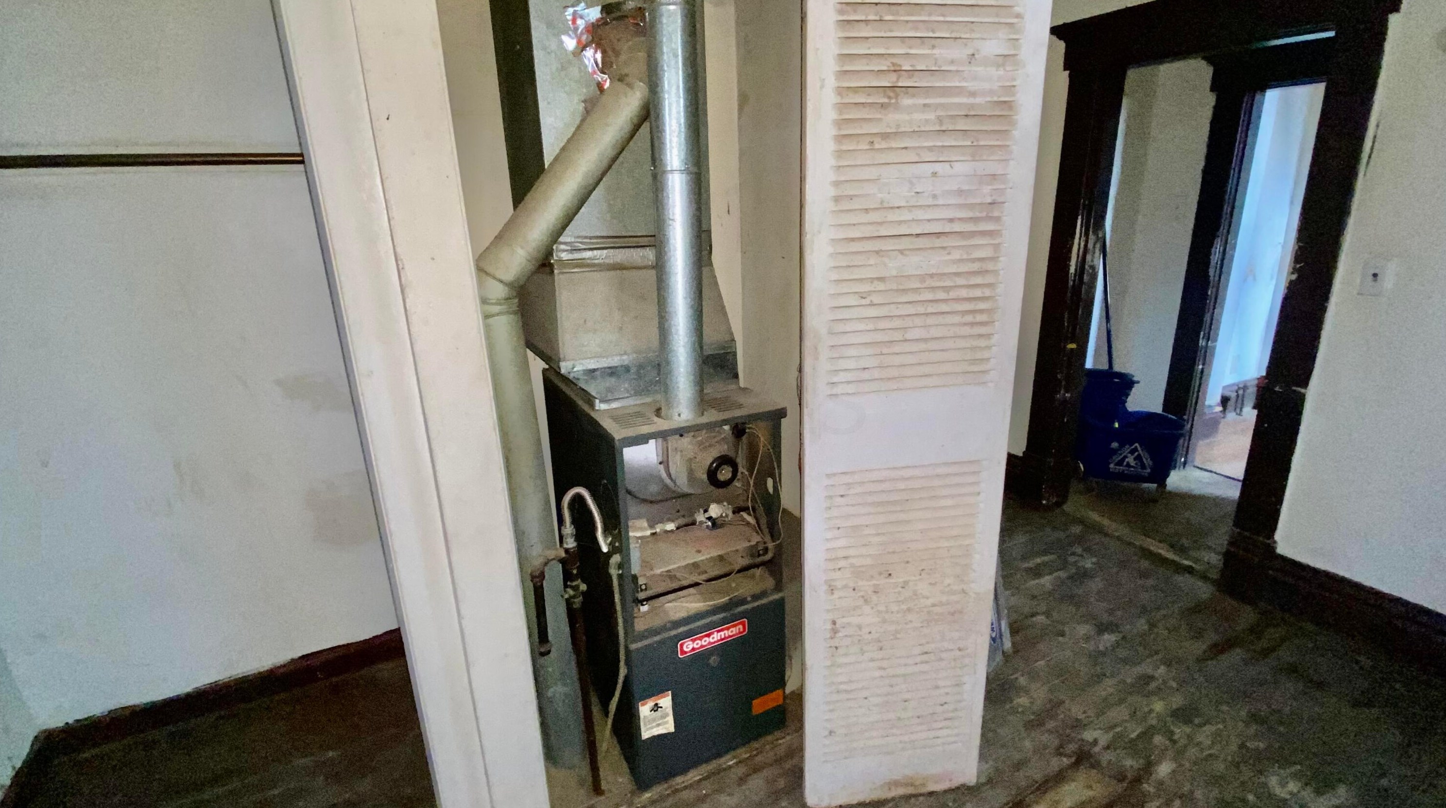 154 Oakley Ave, Columbus OH 43204-3217 exterior