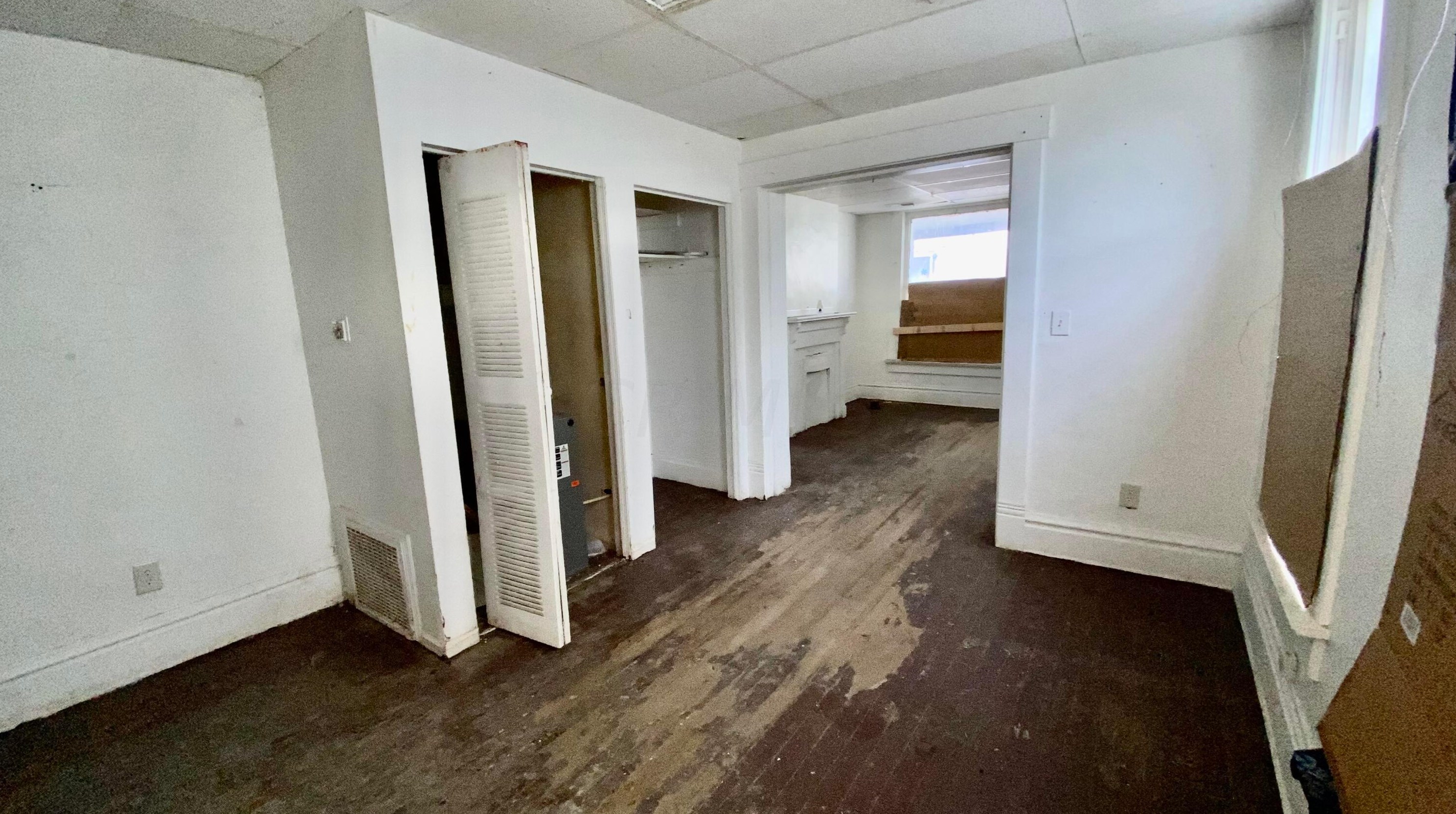 154 Oakley Ave, Columbus OH 43204-3217 exterior