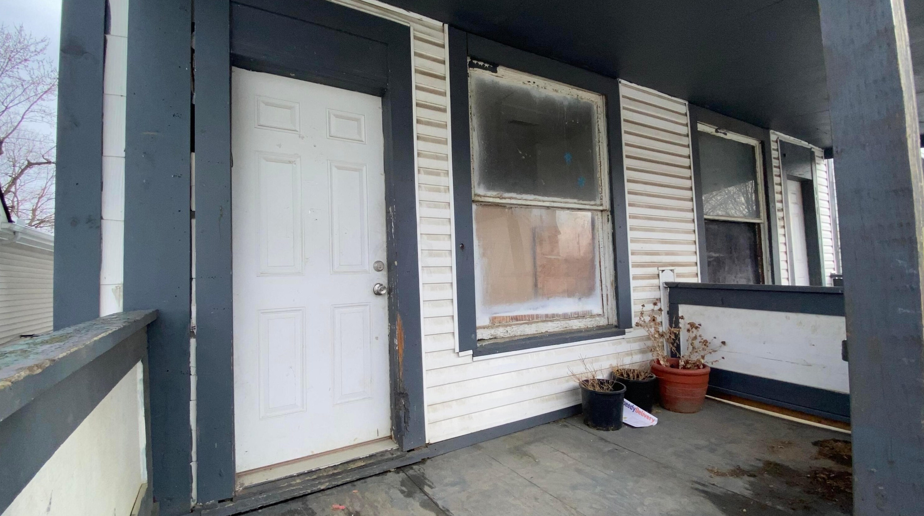 154 Oakley Ave, Columbus OH 43204-3217 exterior