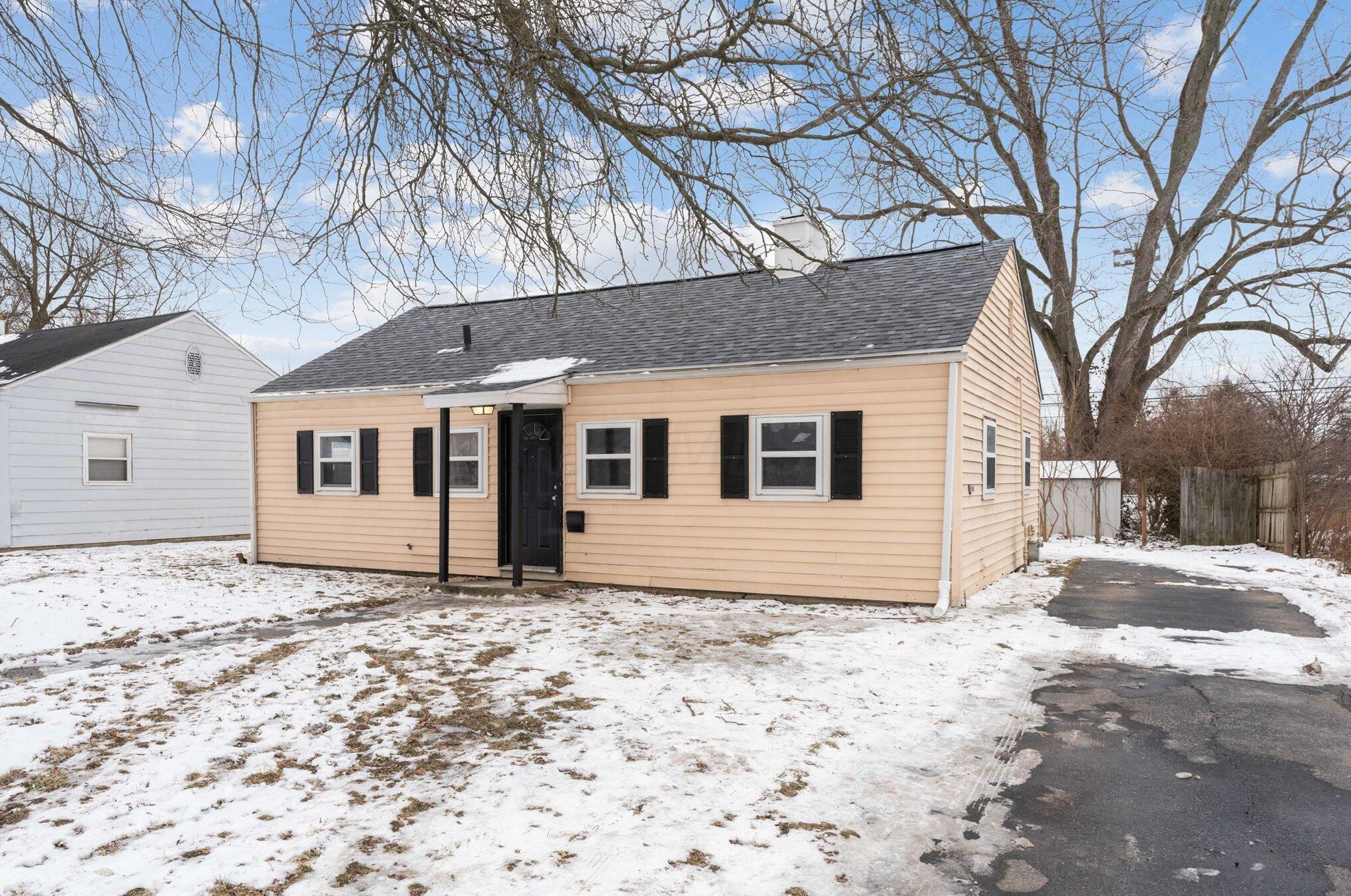 276 Hampton Rd, Columbus, OH 43213-2207