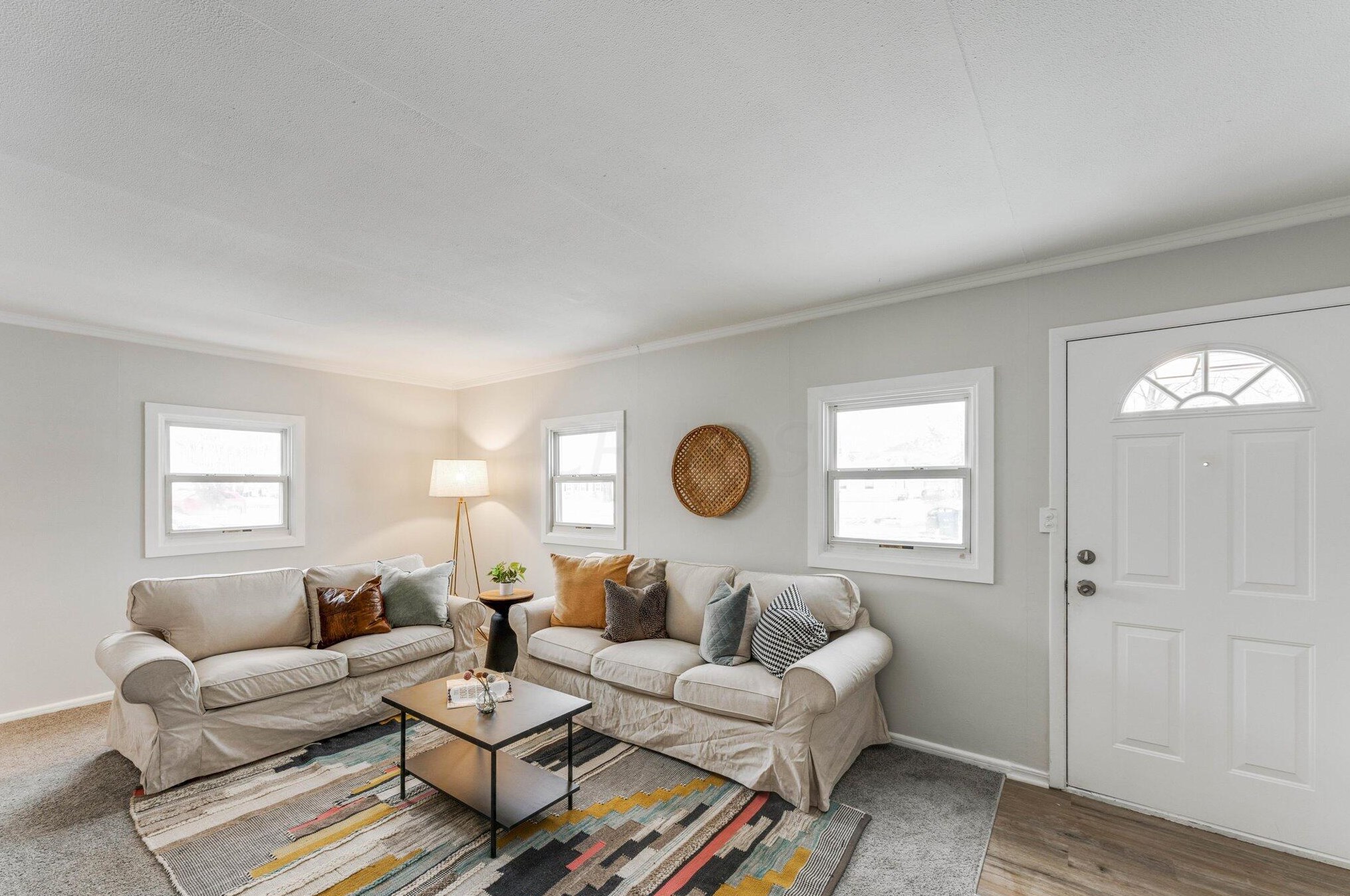 276 Hampton Rd, Columbus OH 43213-2730 exterior