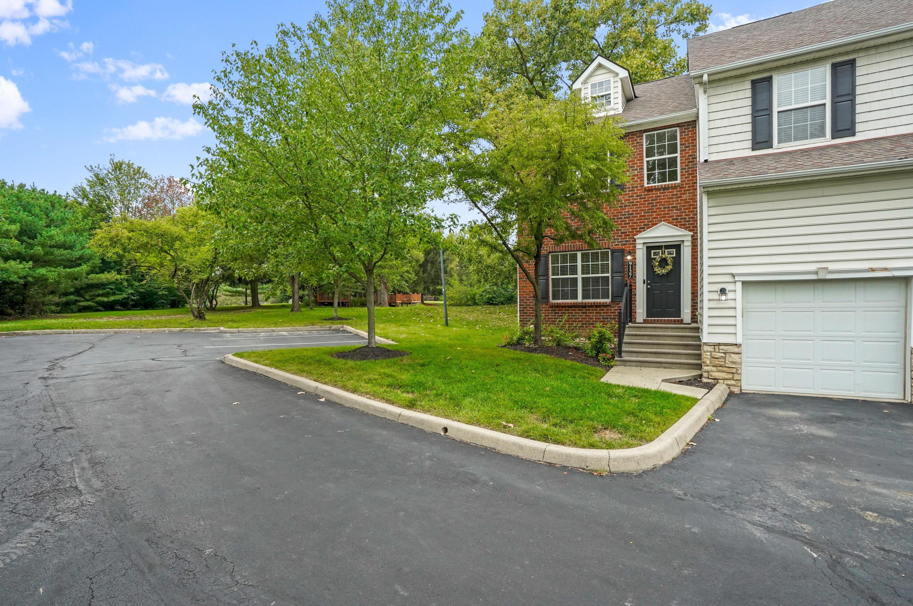 9127 Walker Park Dr, Columbus OH  43240-2194 exterior