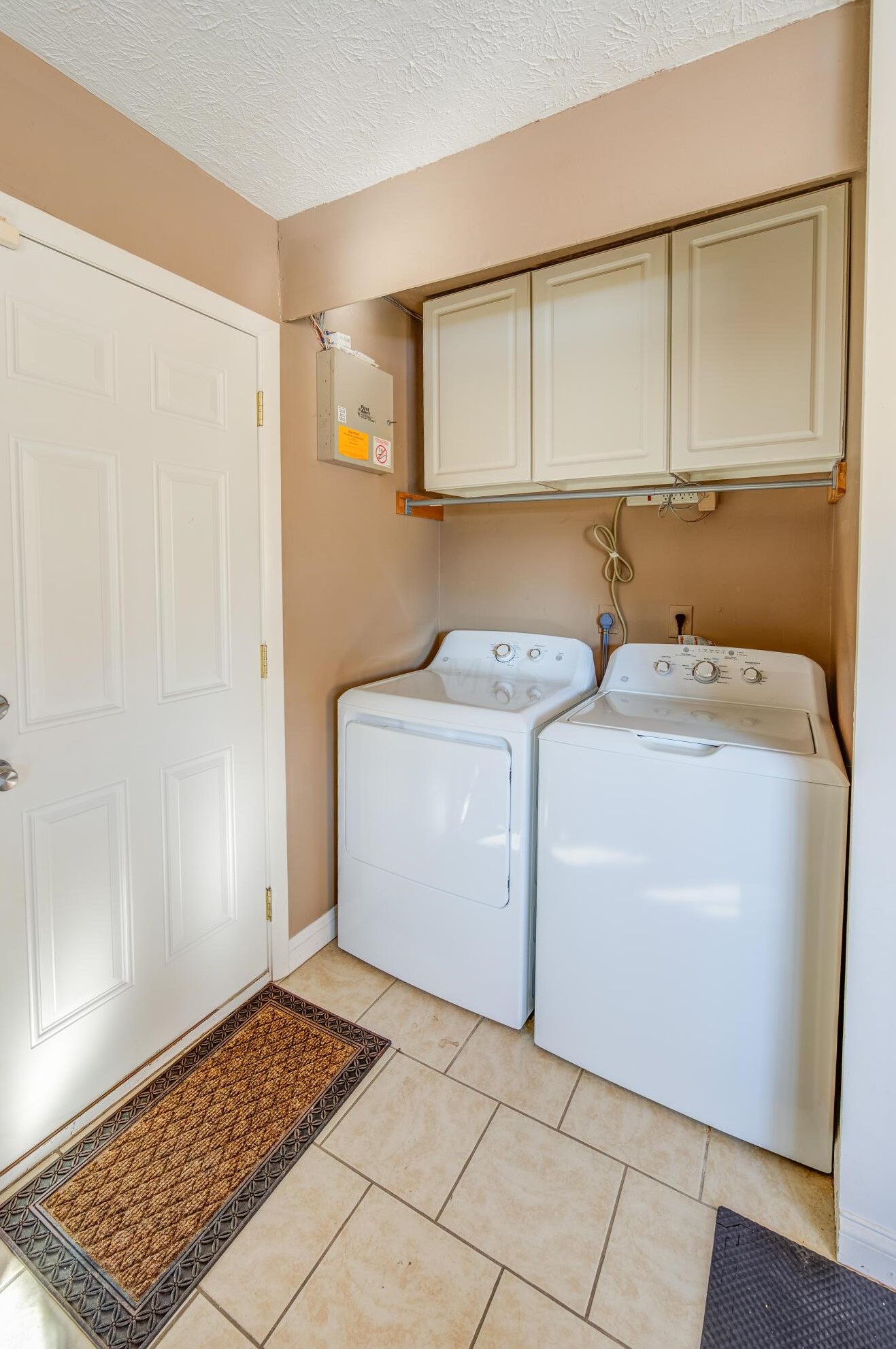 1765 Gaynor Rd, Columbus OH 43227-2544 exterior