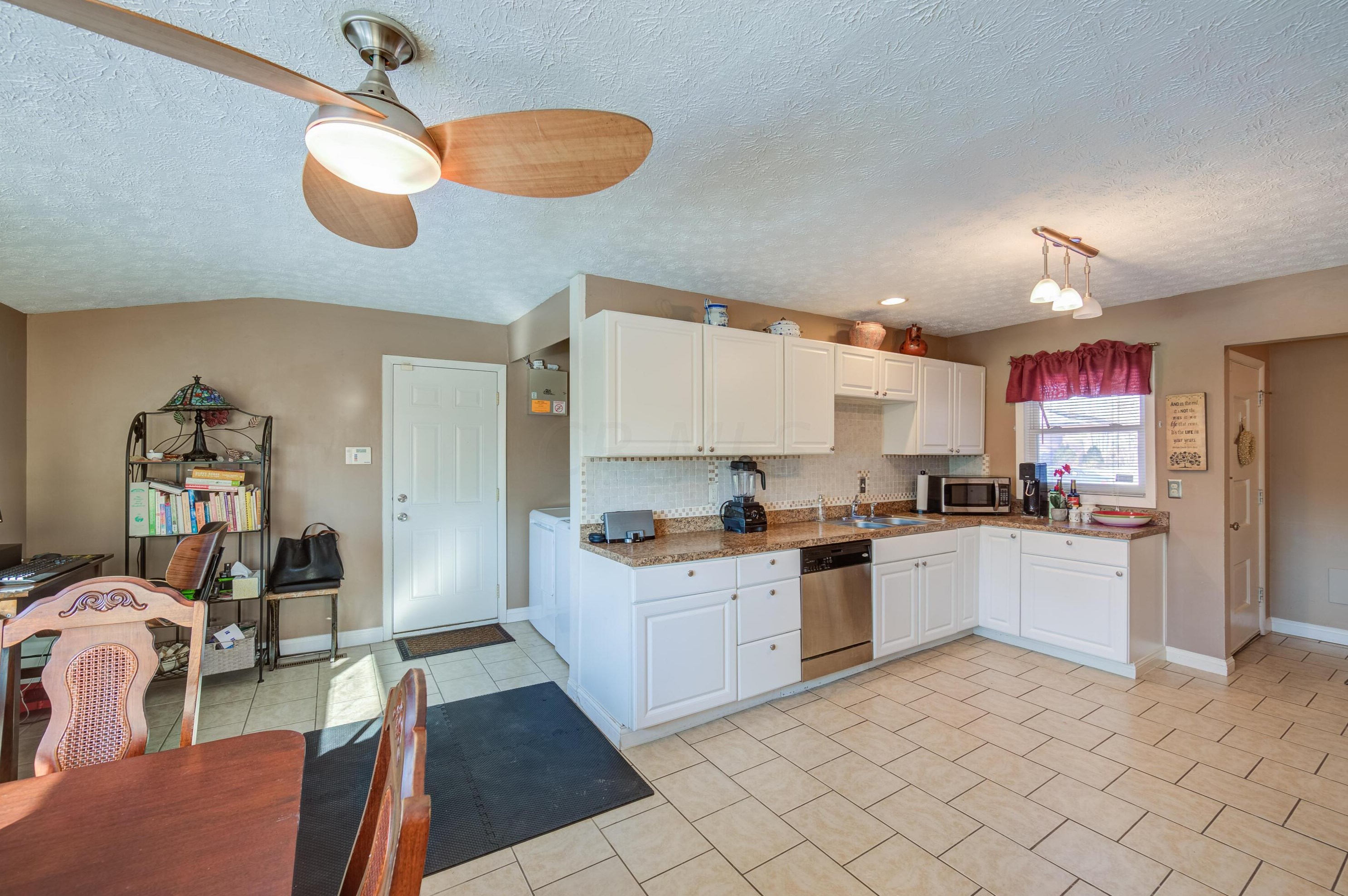 1765 Gaynor Rd, Columbus OH 43227-2544 exterior