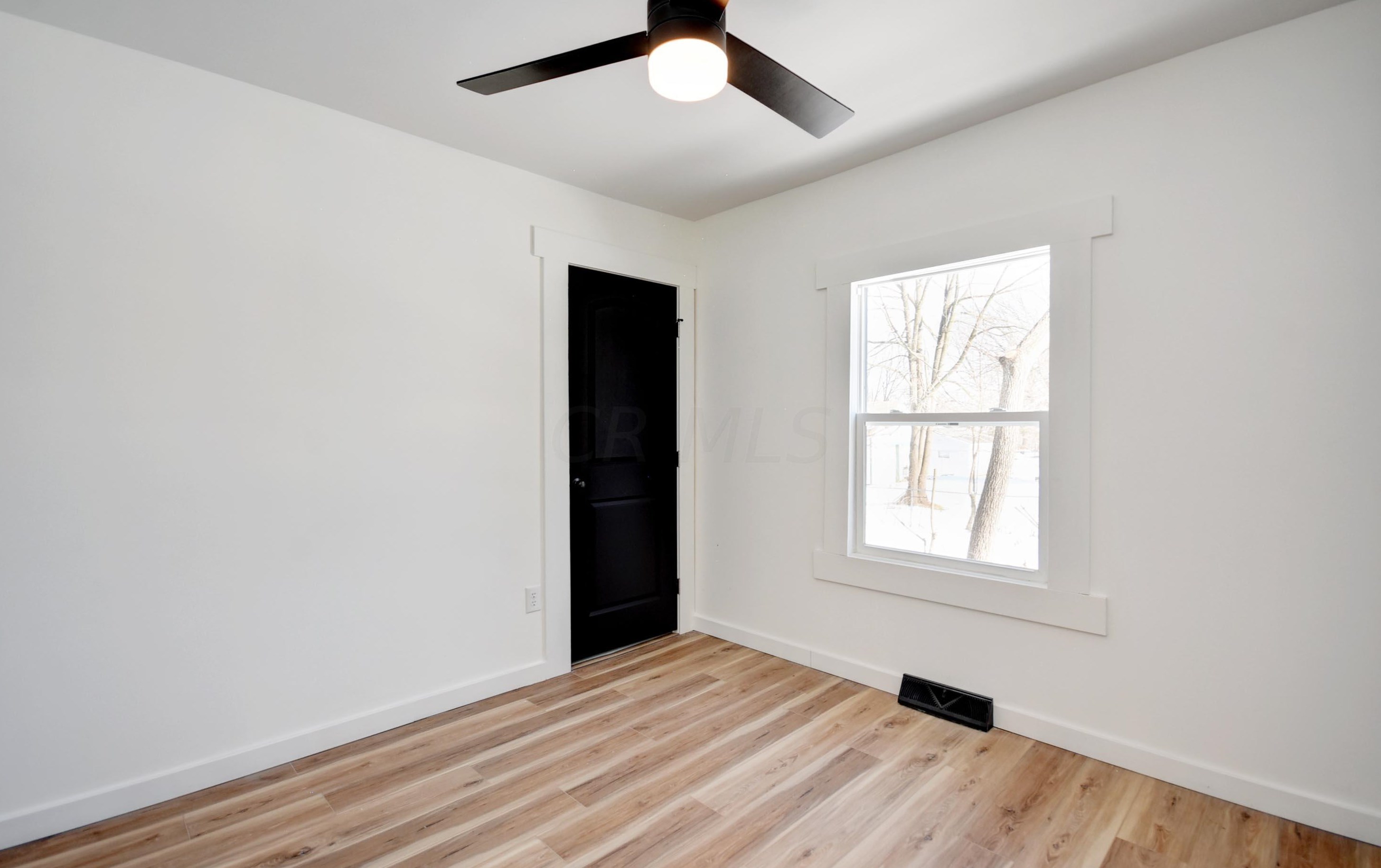 2062 Briarwood Ave, Columbus OH 43211-1301 exterior