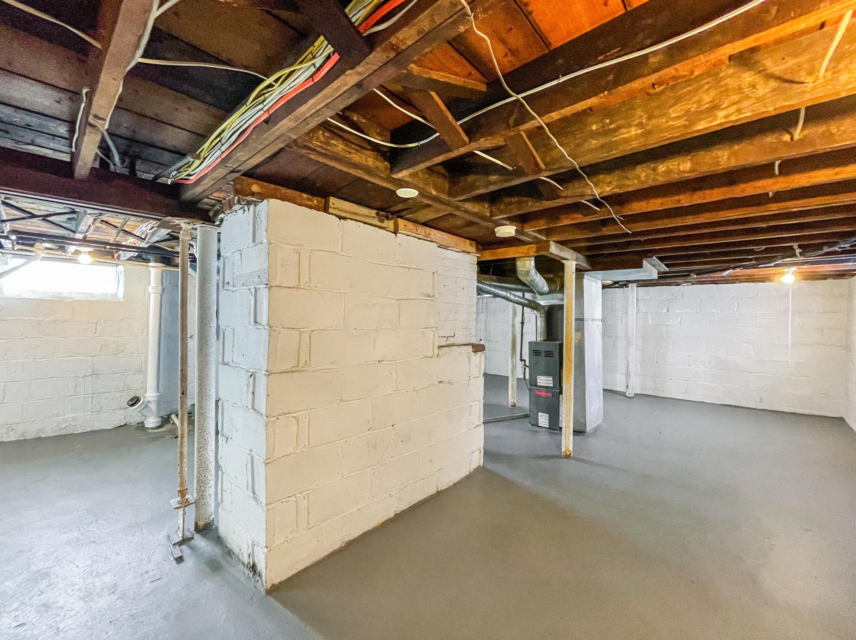 2378 Velma Ave, Columbus OH  43211-2056 exterior