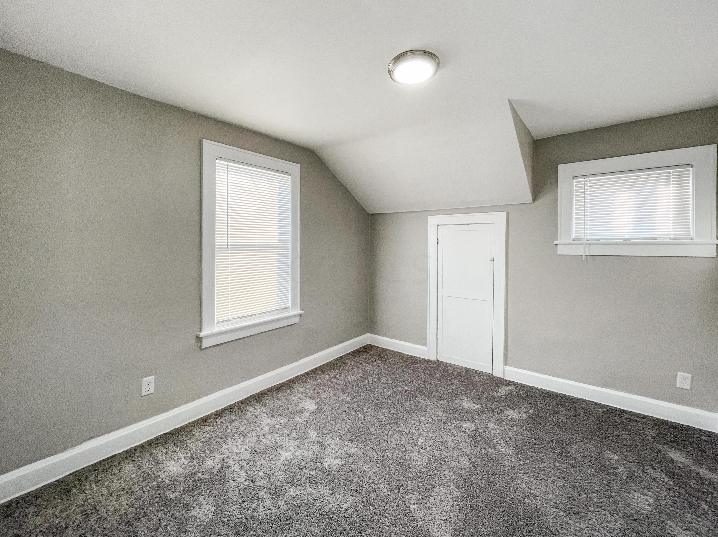 2378 Velma Ave, Columbus OH  43211-2056 exterior