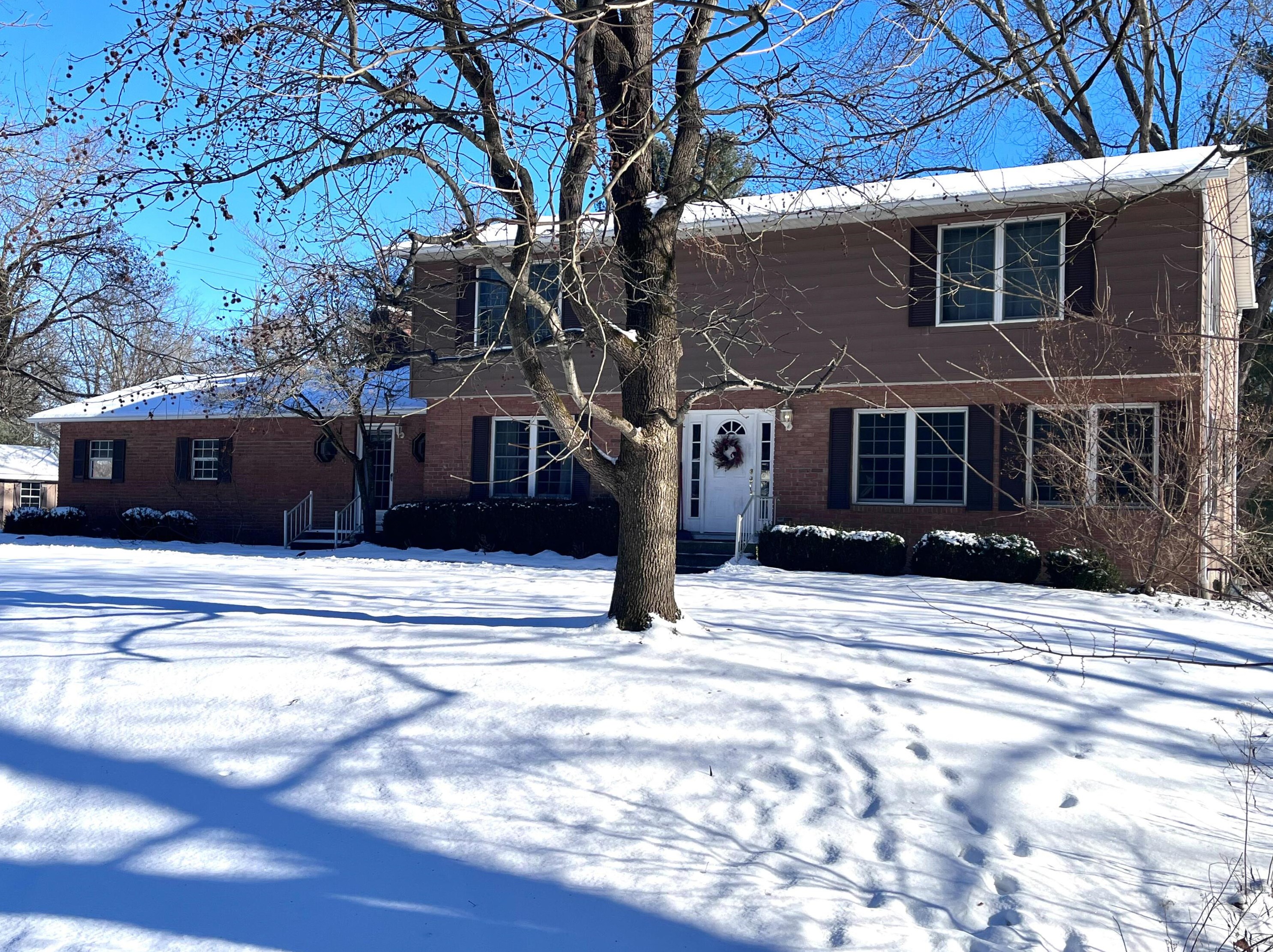 71 Mill Race Rd, Granville, OH 43023