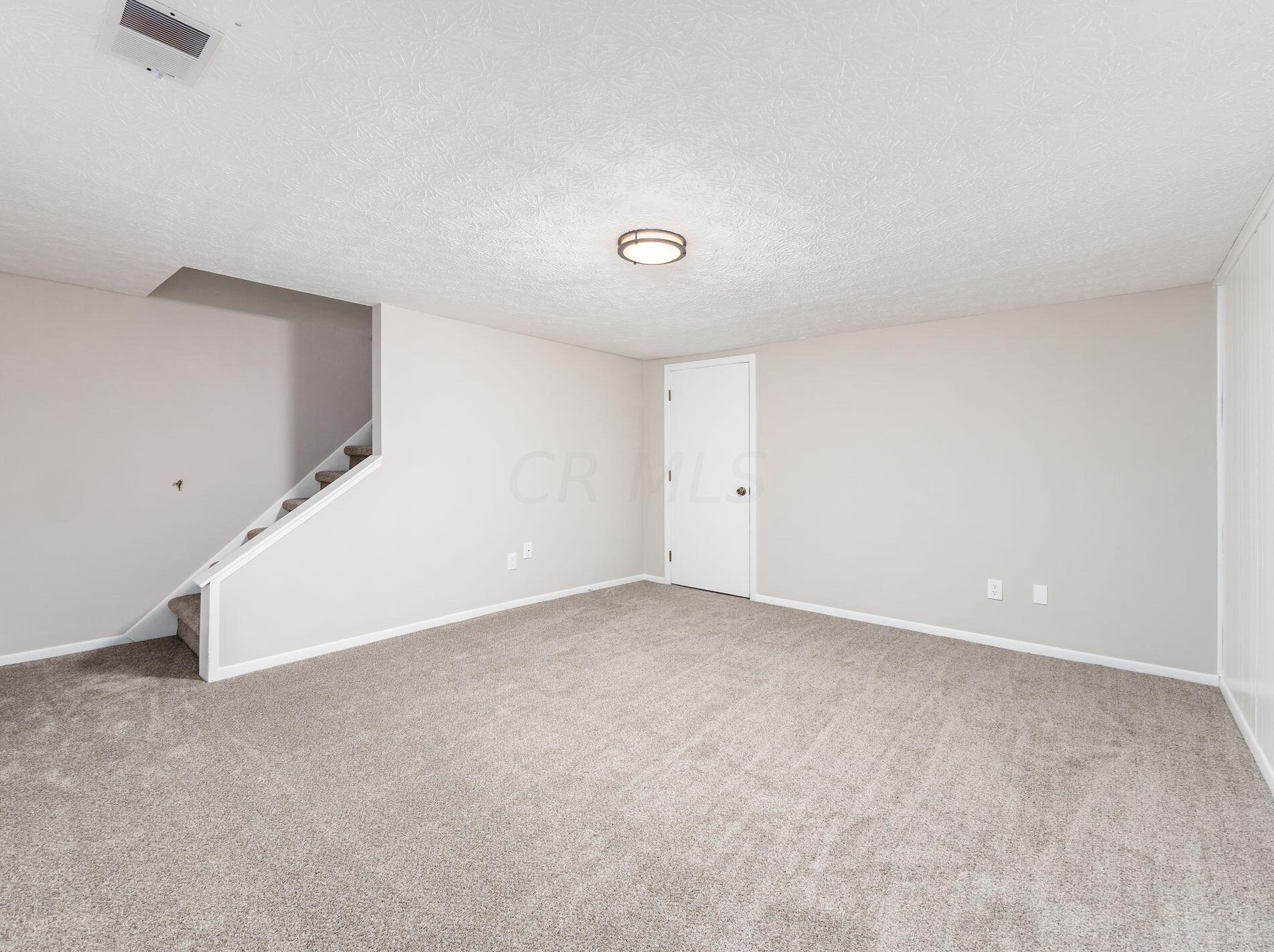 3052 Highcliff Ct, Columbus OH 43231-2346 exterior