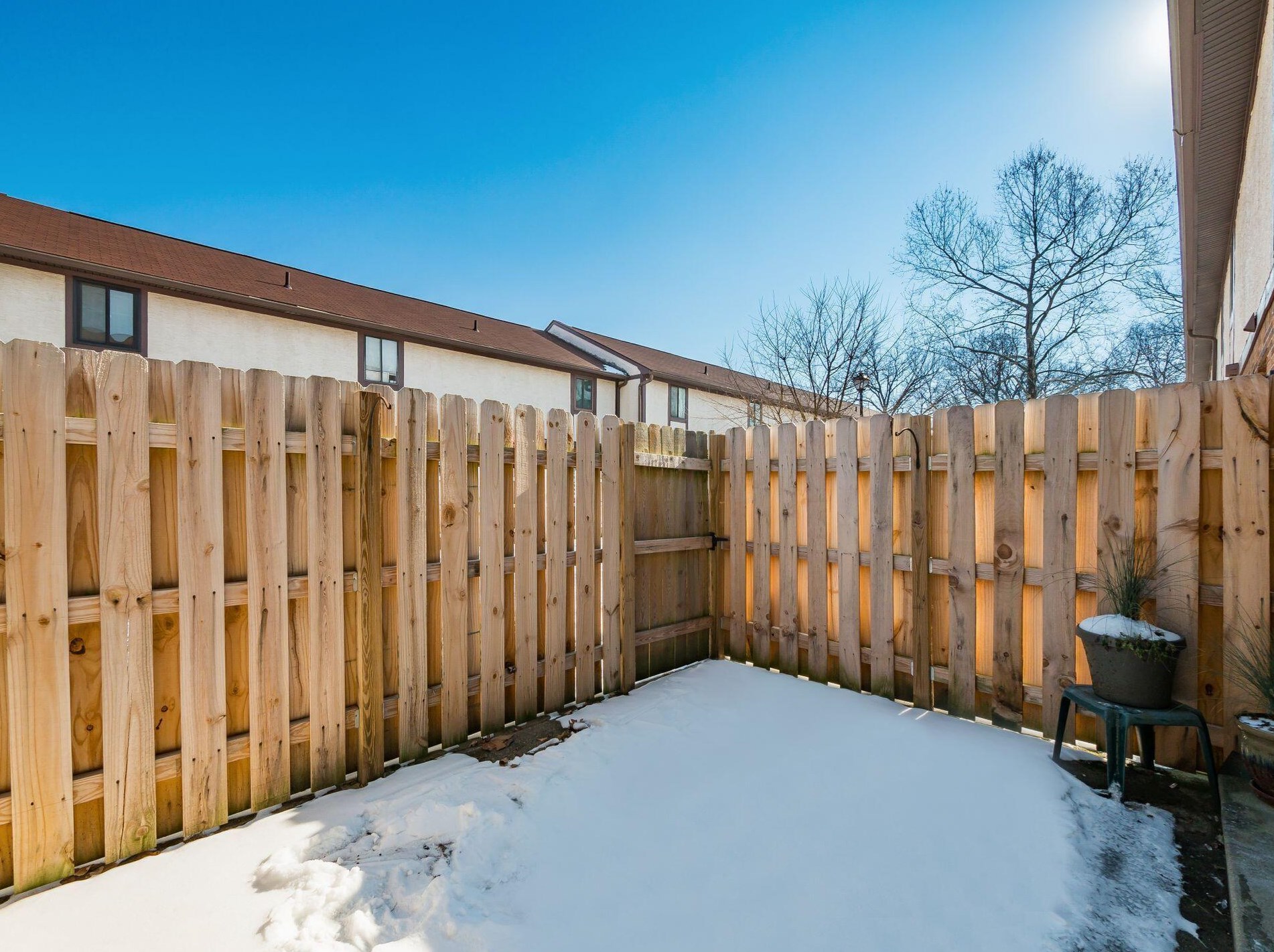 3052 Highcliff Ct, Columbus OH 43231-2346 exterior