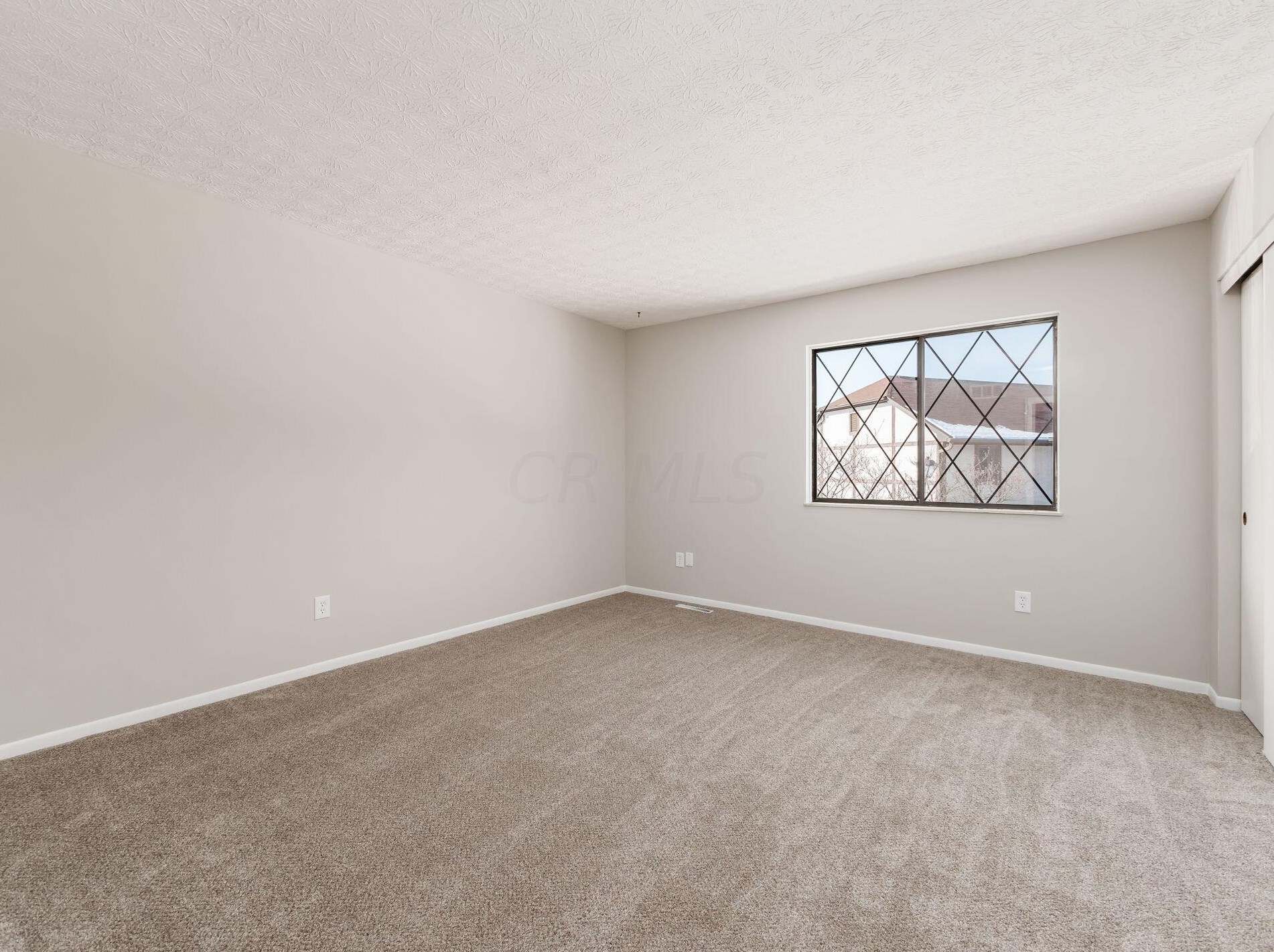 3052 Highcliff Ct, Columbus OH 43231-2346 exterior