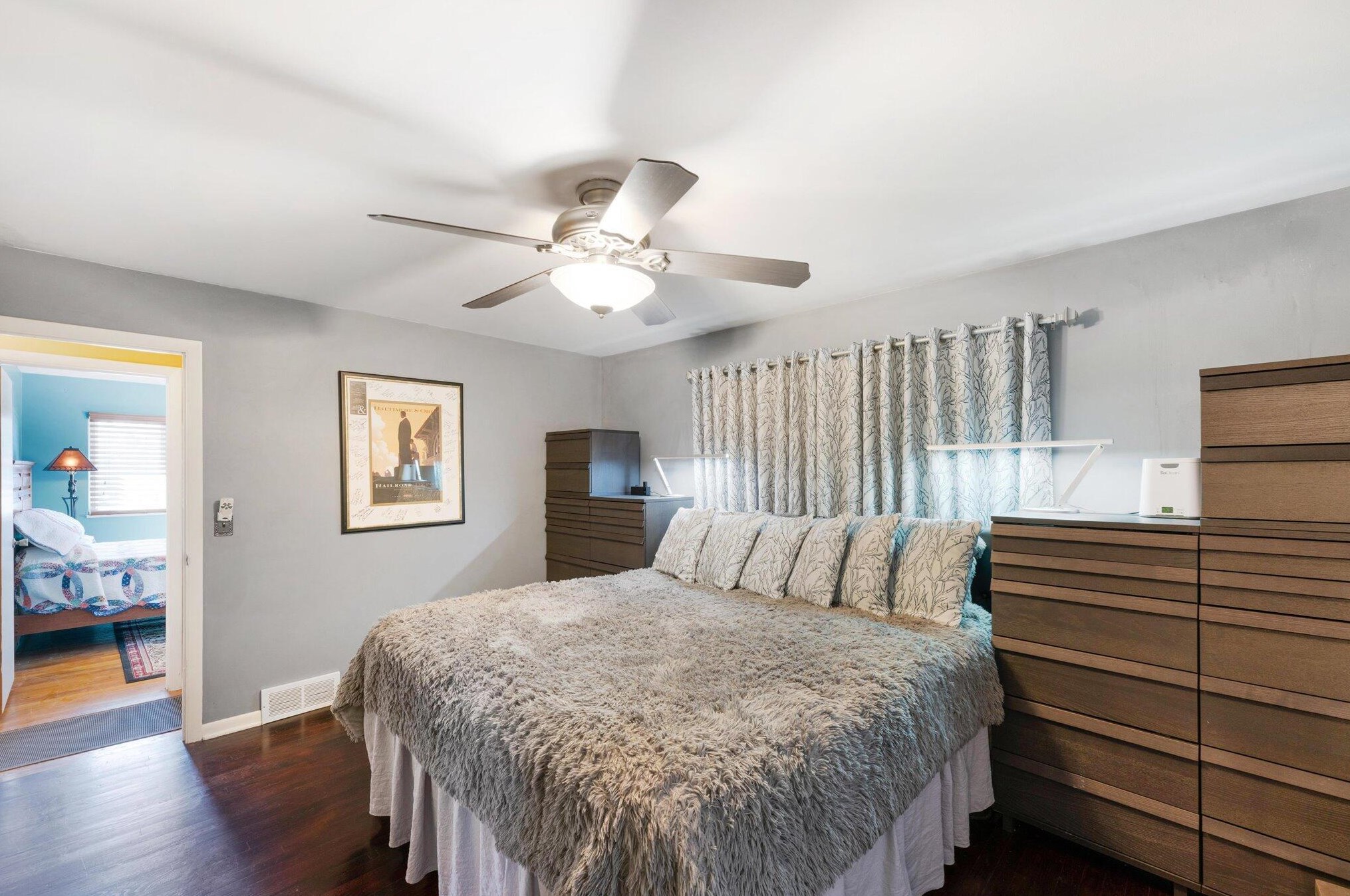 2508 Minerva Lk Rd, Columbus OH 43231-4819 exterior