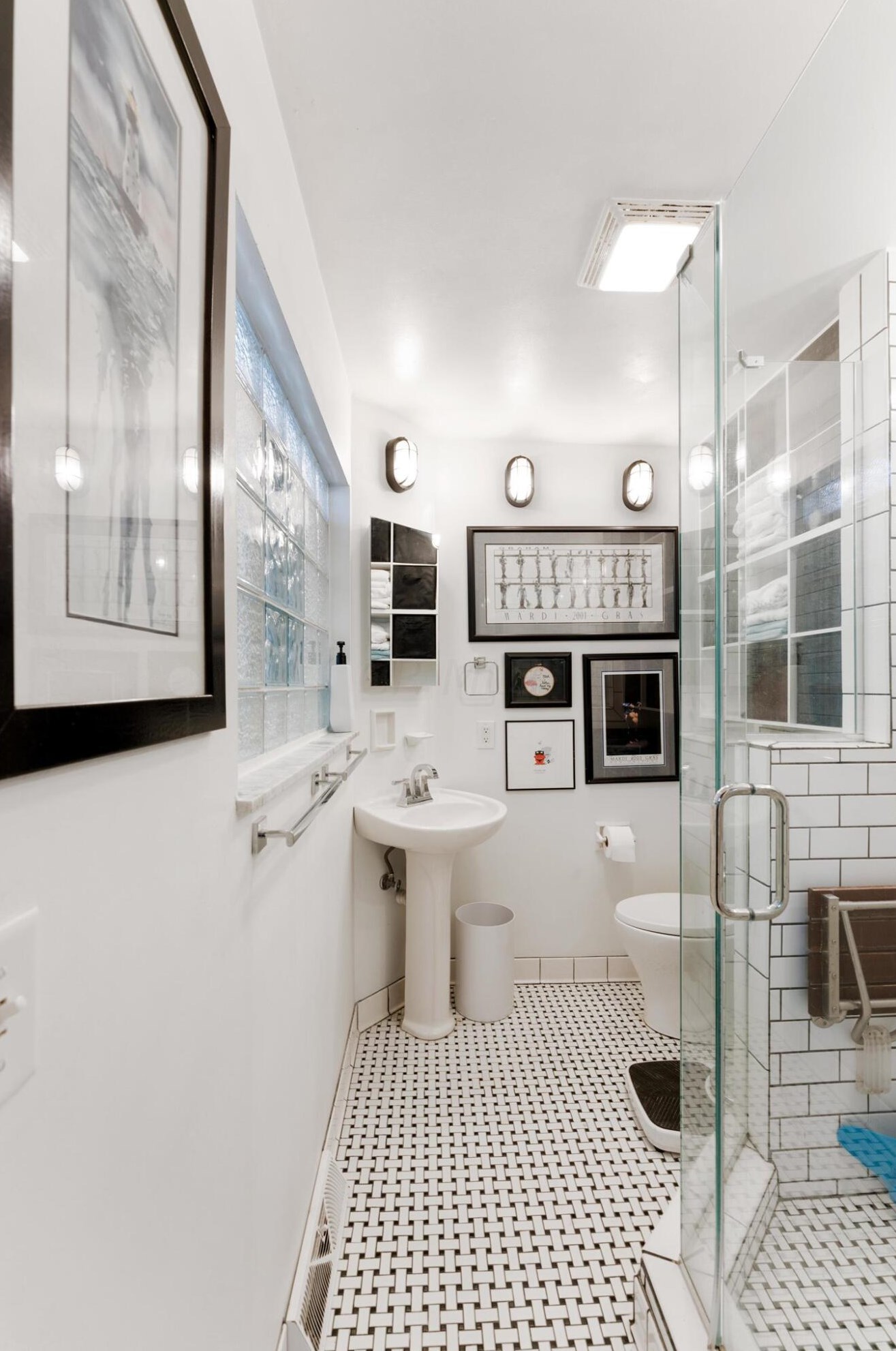 2508 Minerva Lk Rd, Columbus OH 43231-4819 exterior