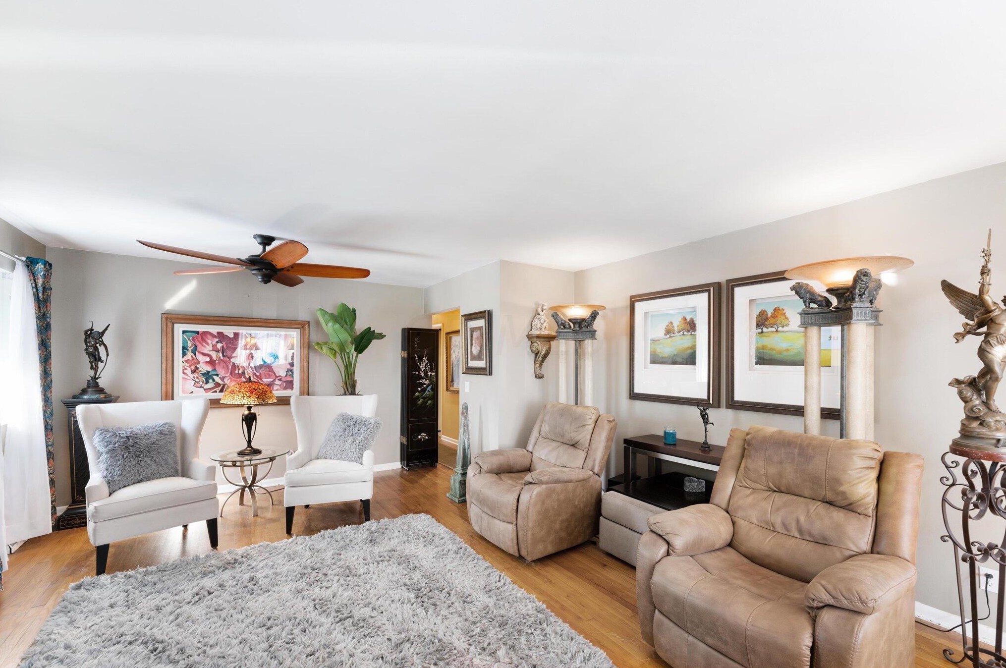 2508 Minerva Lk Rd, Columbus OH 43231-4819 exterior