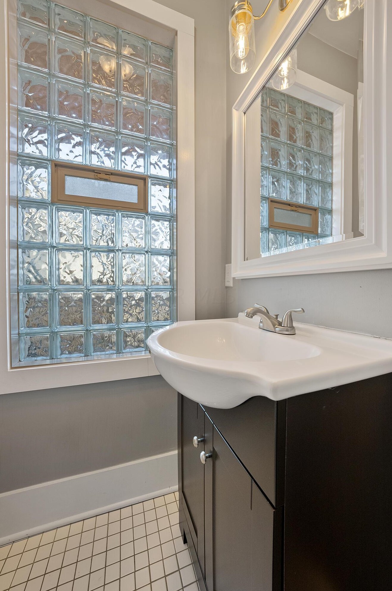 439 Deshler Ave, Columbus OH  43206-2716 exterior