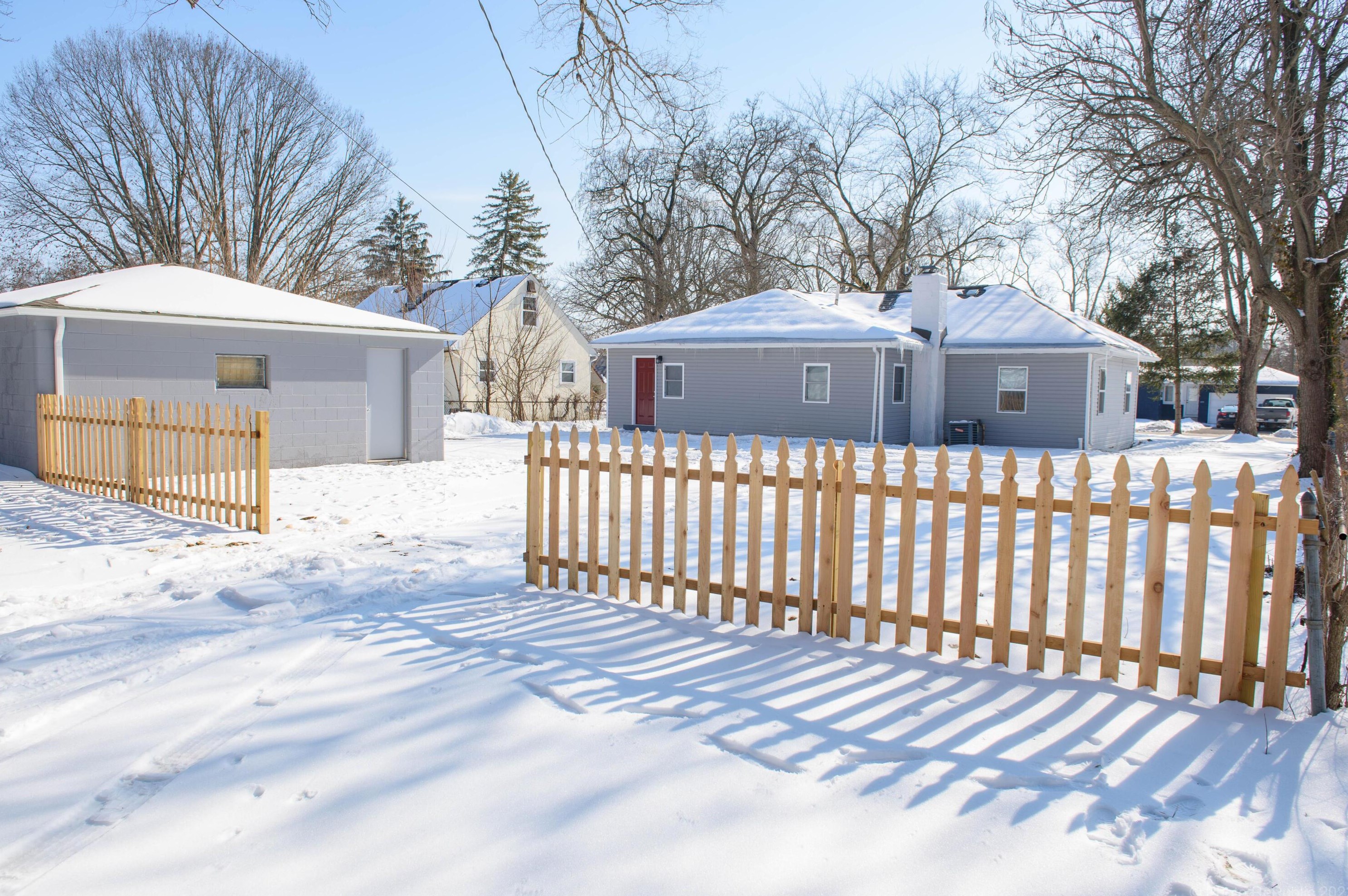 1972 Cooke Rd, Columbus OH  43224-2412 exterior