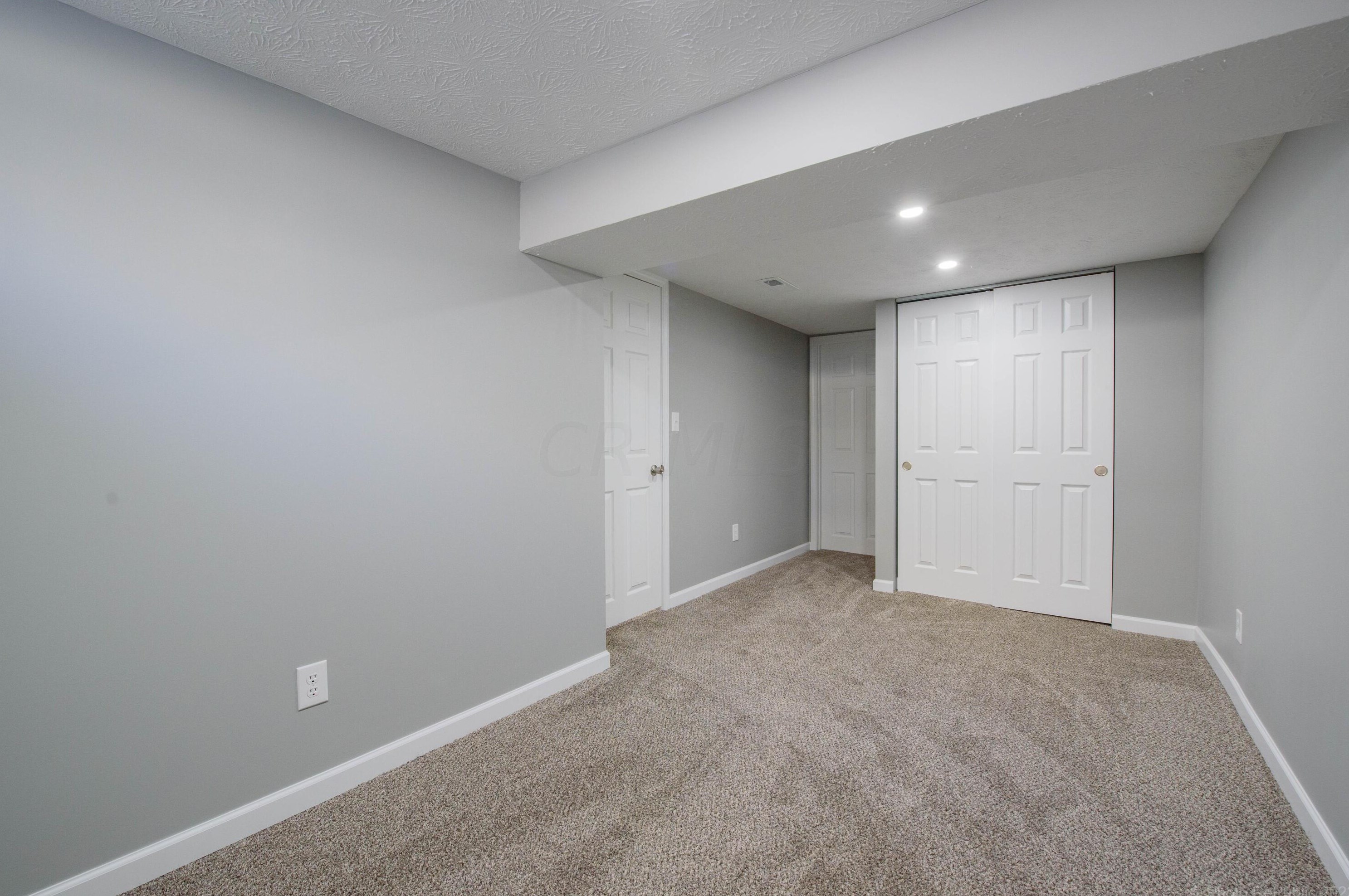 1972 Cooke Rd, Columbus OH  43224-2412 exterior