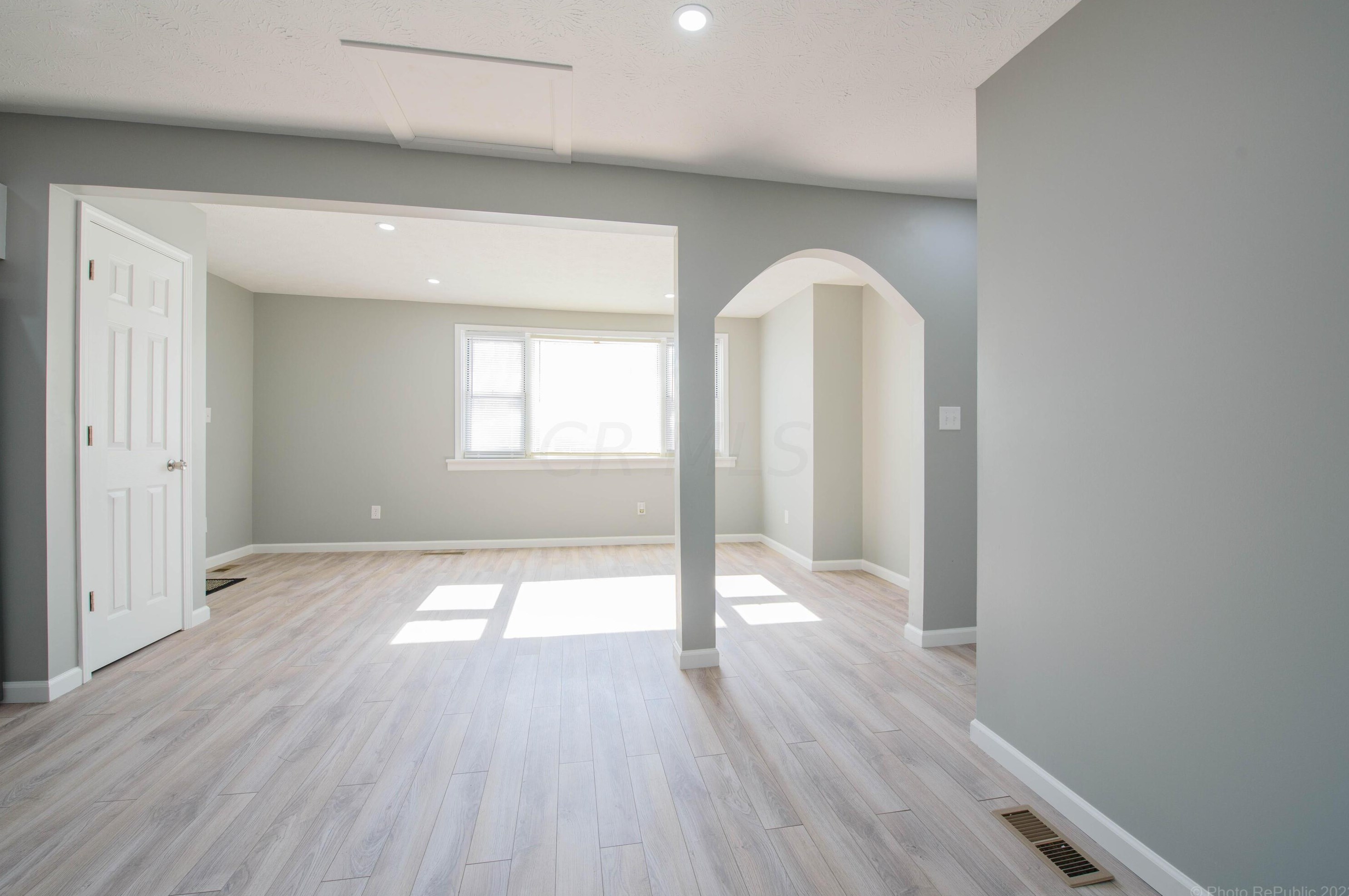 1972 Cooke Rd, Columbus OH  43224-2412 exterior