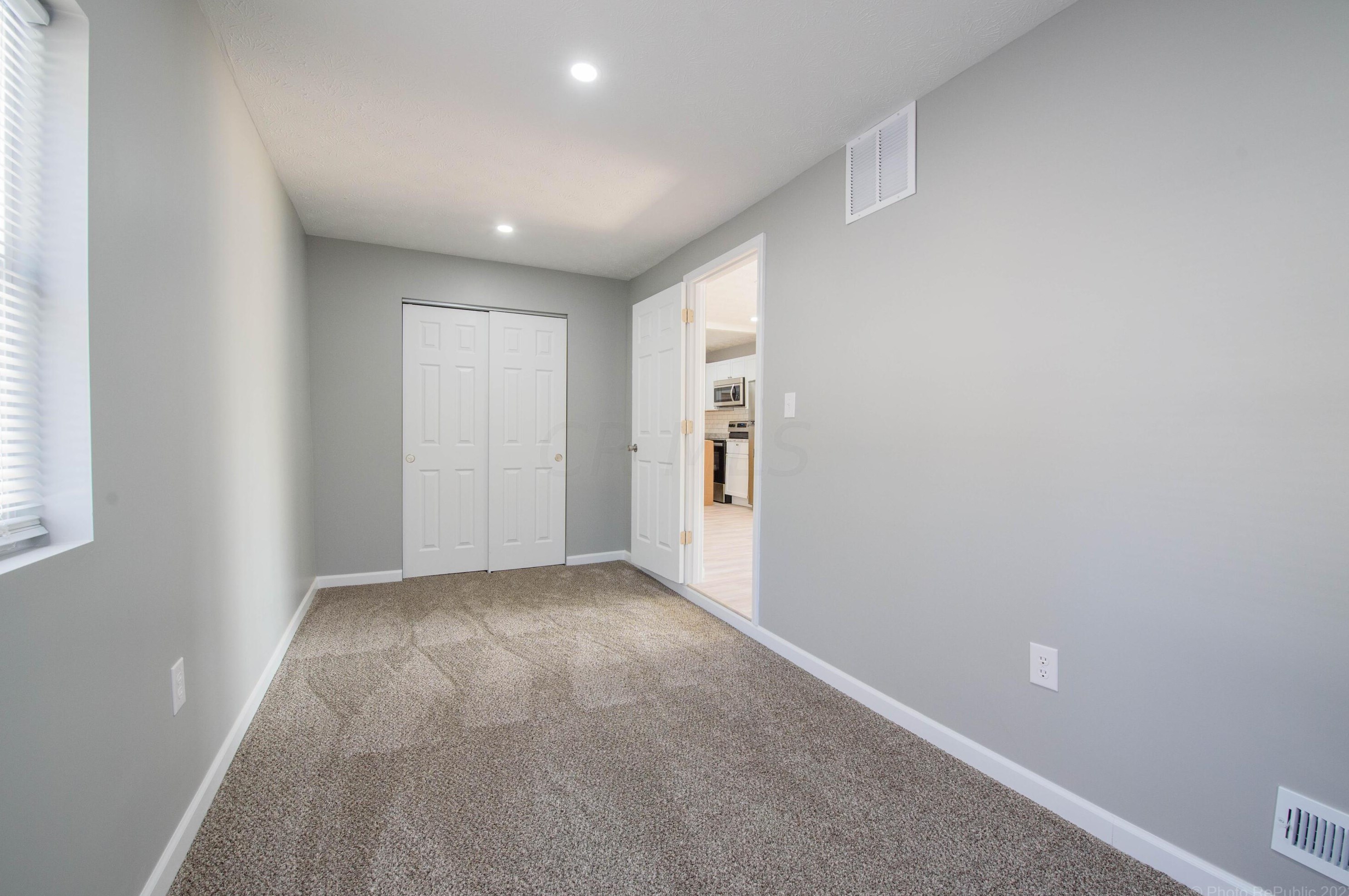 1972 Cooke Rd, Columbus OH  43224-2412 exterior