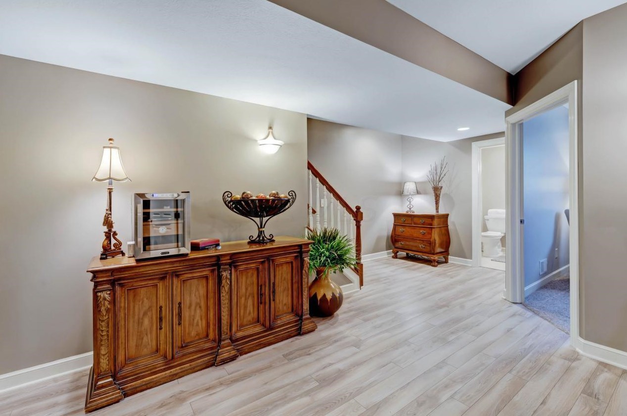 5805 Havens Cor Rd, Columbus OH 43230-3142 exterior