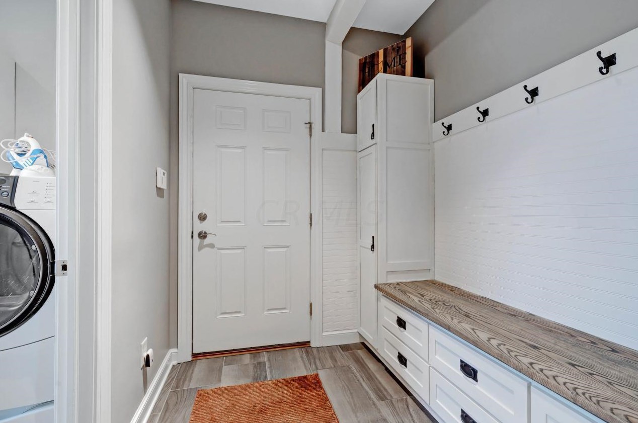 5805 Havens Cor Rd, Columbus OH 43230-3142 exterior