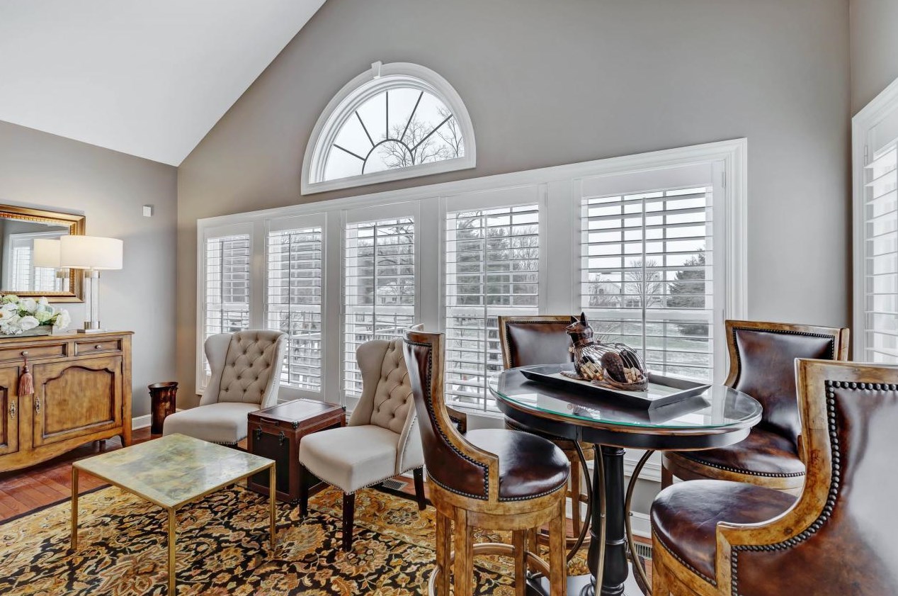 5805 Havens Cor Rd, Columbus OH 43230-3142 exterior