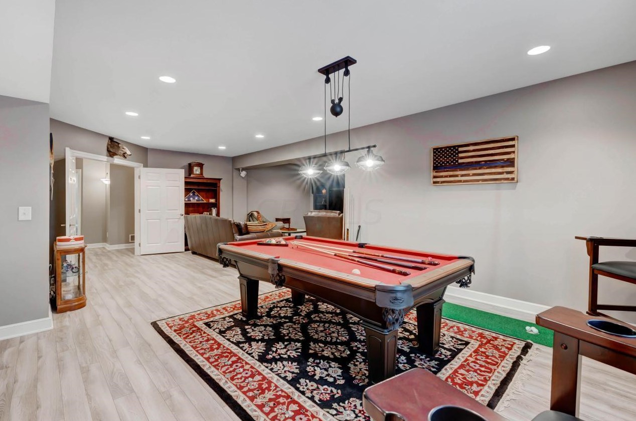 5805 Havens Cor Rd, Columbus OH 43230-3142 exterior