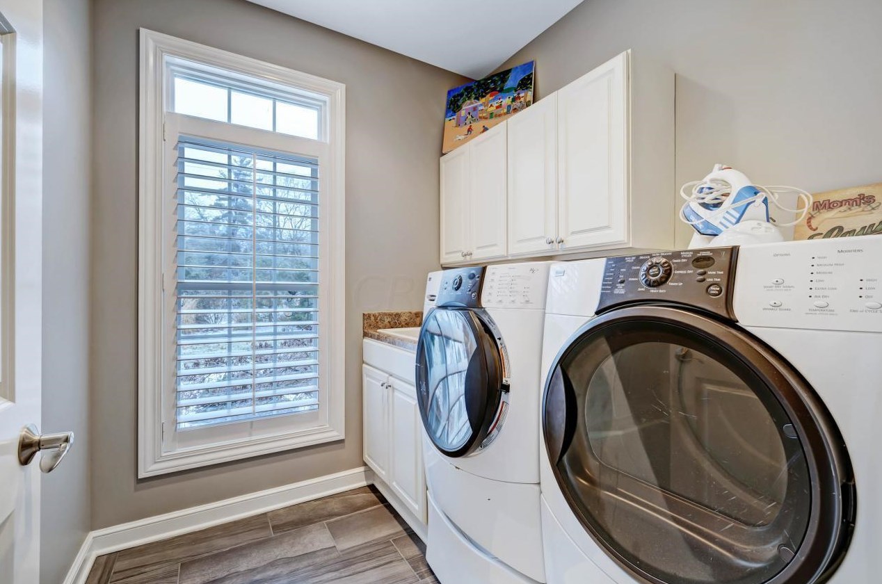 5805 Havens Cor Rd, Columbus OH 43230-3142 exterior