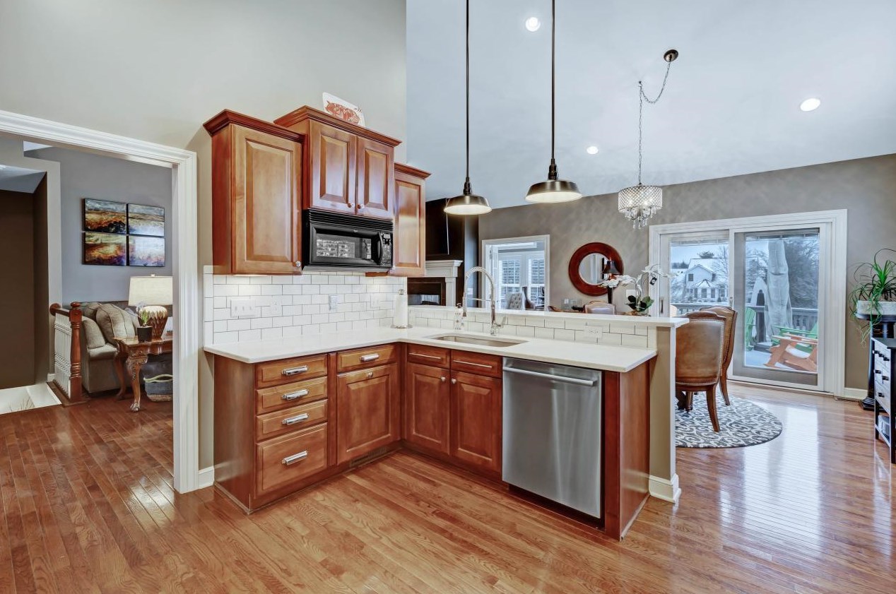 5805 Havens Cor Rd, Columbus OH 43230-3142 exterior