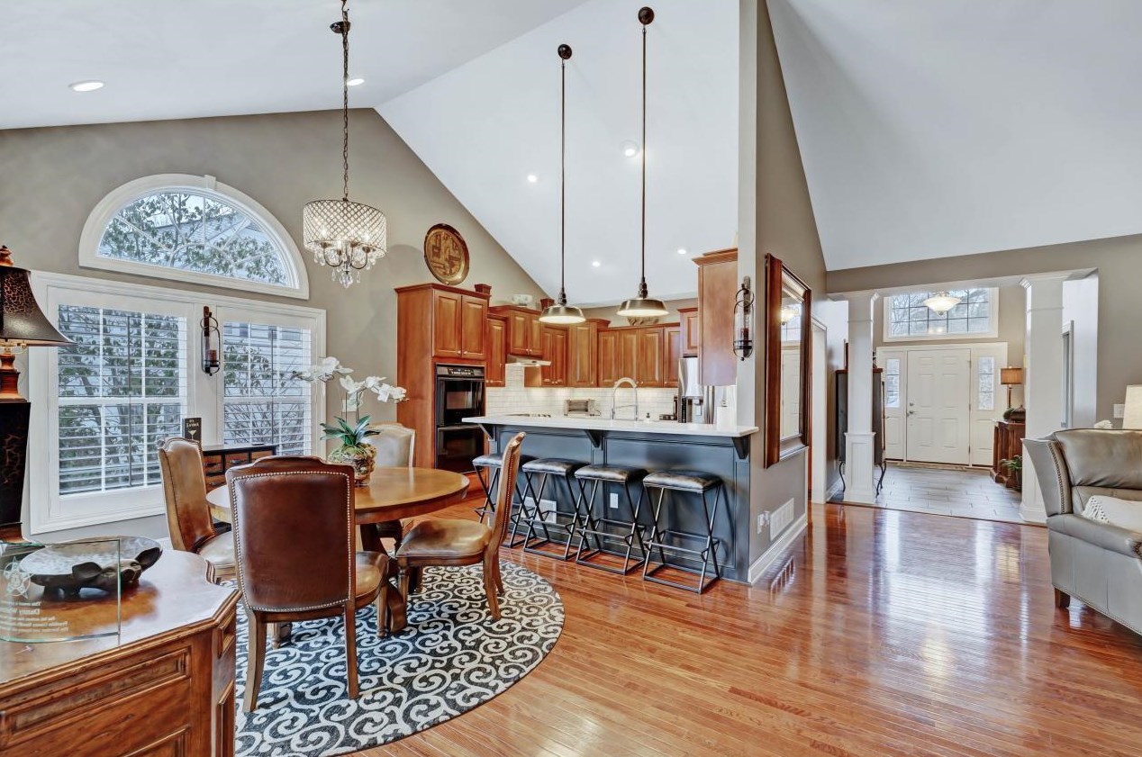 5805 Havens Cor Rd, Columbus OH 43230-3142 exterior