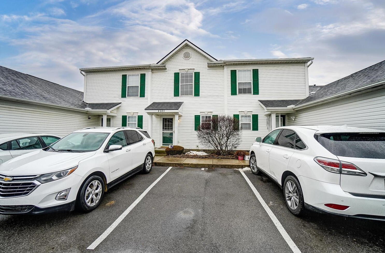 4640 Cadmus Dr, Columbus, OH 43228-8402