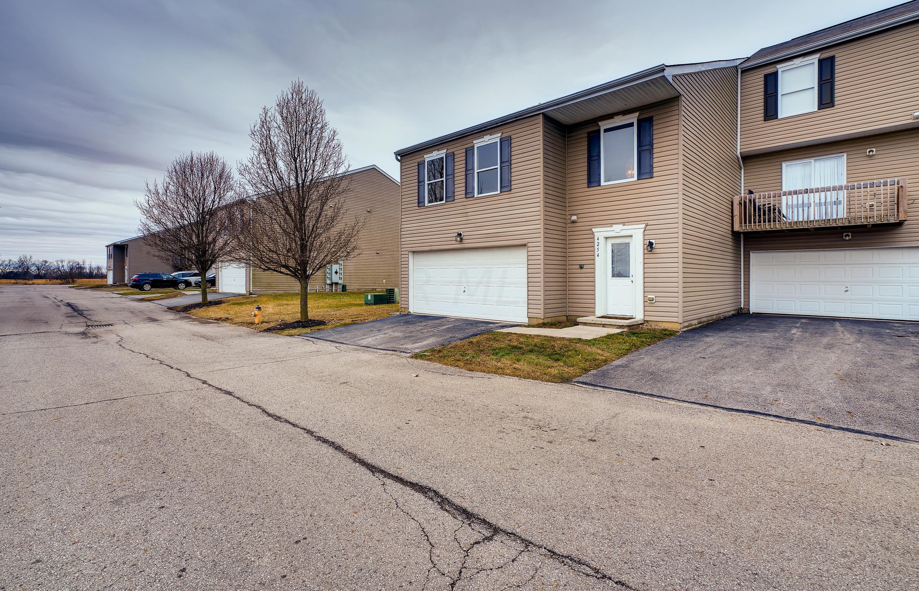 4254 Bowman Meadow Dr, Cnl Wnchstr OH  43110-7843 exterior