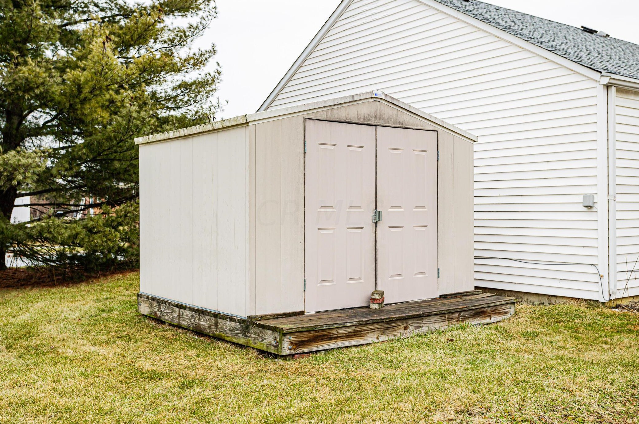 2833 Fairwood Ave, Columbus OH 43206-1870 exterior