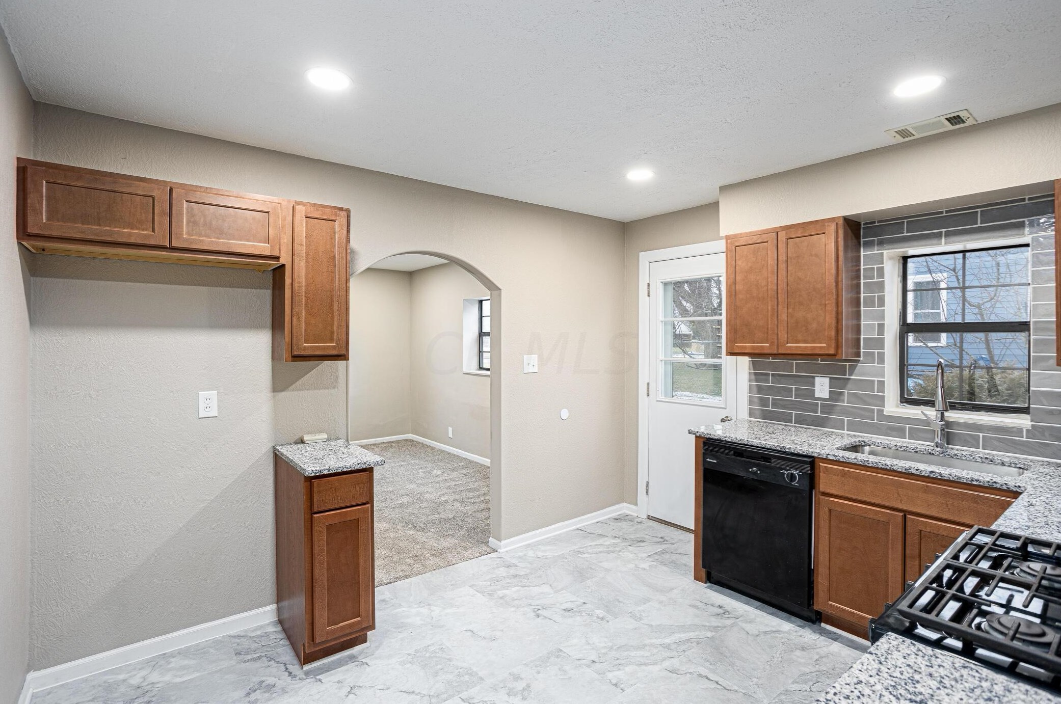 2833 Fairwood Ave, Columbus OH 43206-1870 exterior