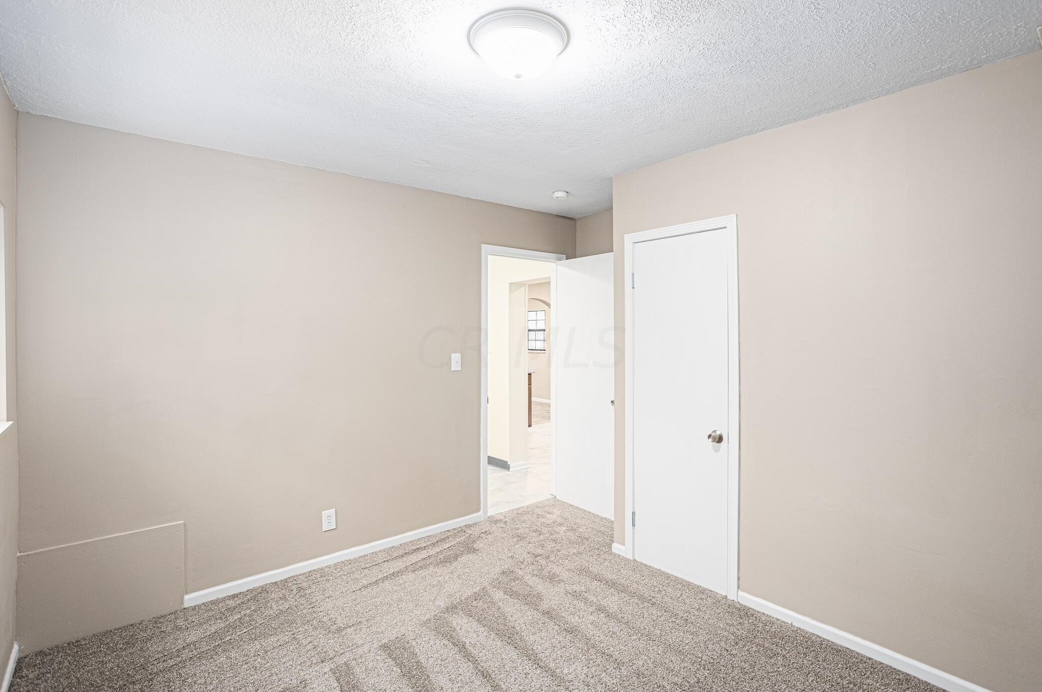 2833 Fairwood Ave, Columbus OH 43206-1870 exterior