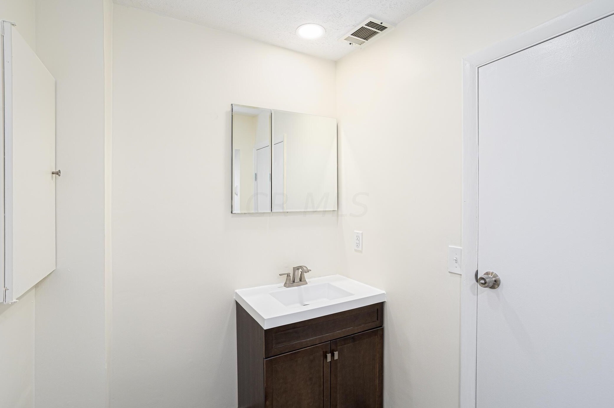 2833 Fairwood Ave, Columbus OH 43206-1870 exterior