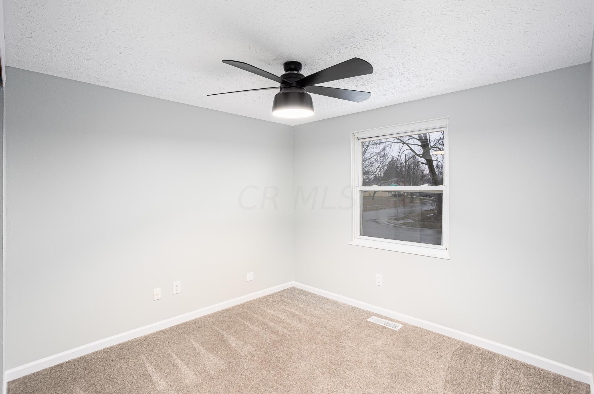 443 Carolann Ave, Columbus OH 43207-3111 exterior