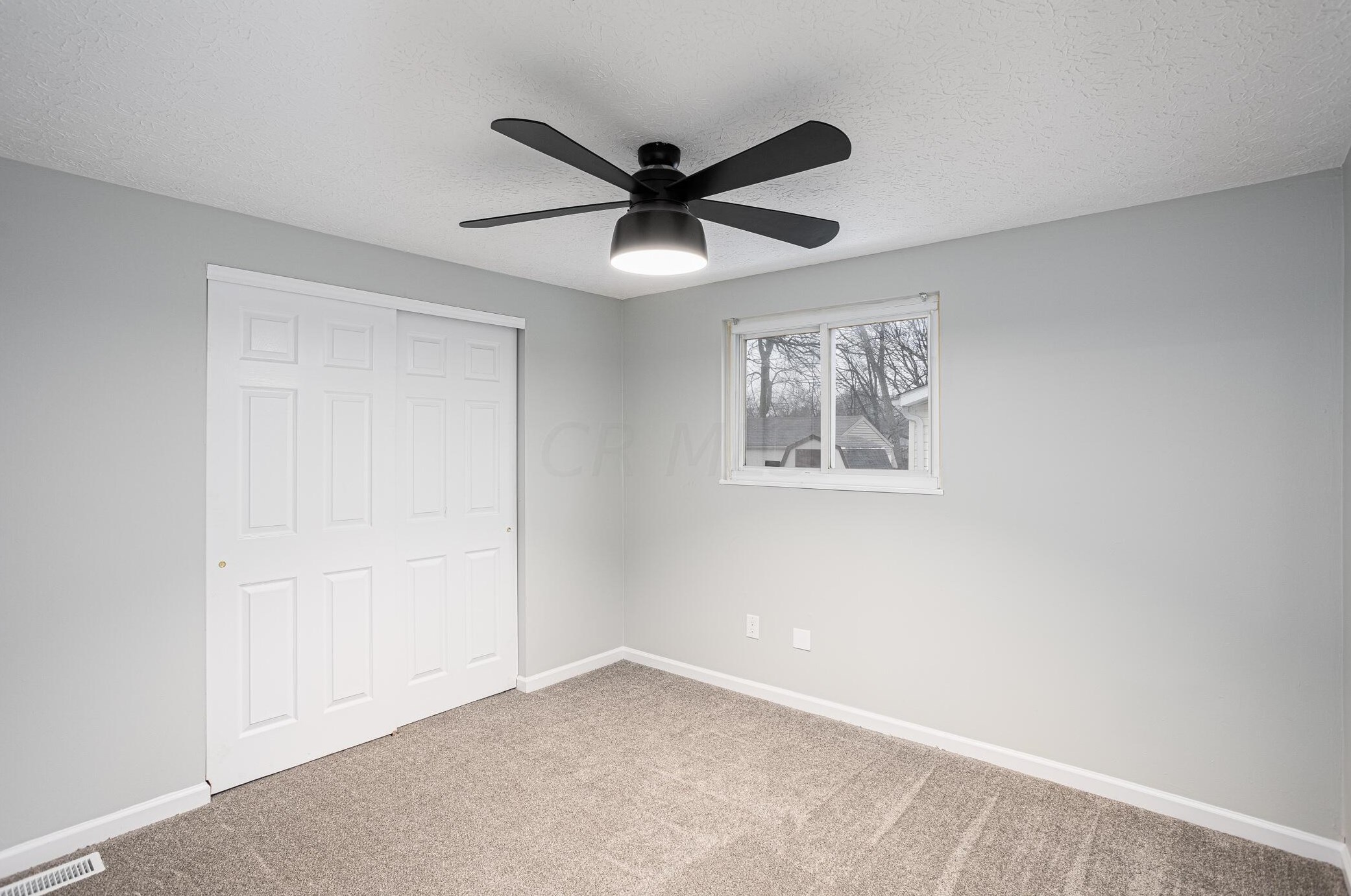 443 Carolann Ave, Columbus OH 43207-3111 exterior