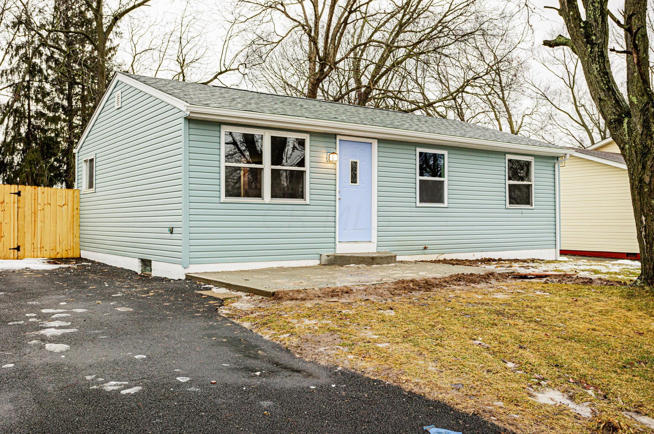443 Carolann Ave, Columbus, OH 43207-3111