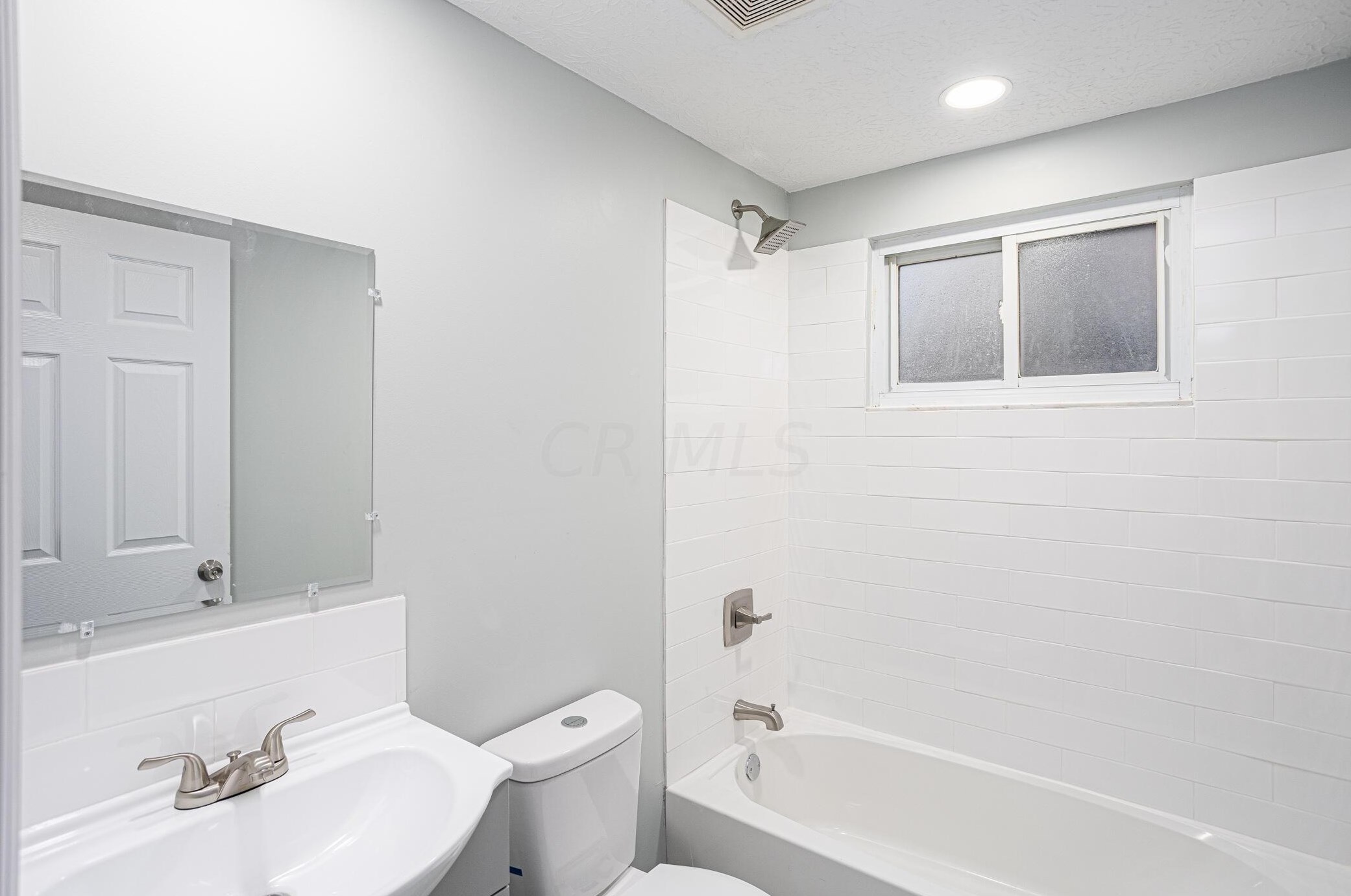 443 Carolann Ave, Columbus OH 43207-3111 exterior