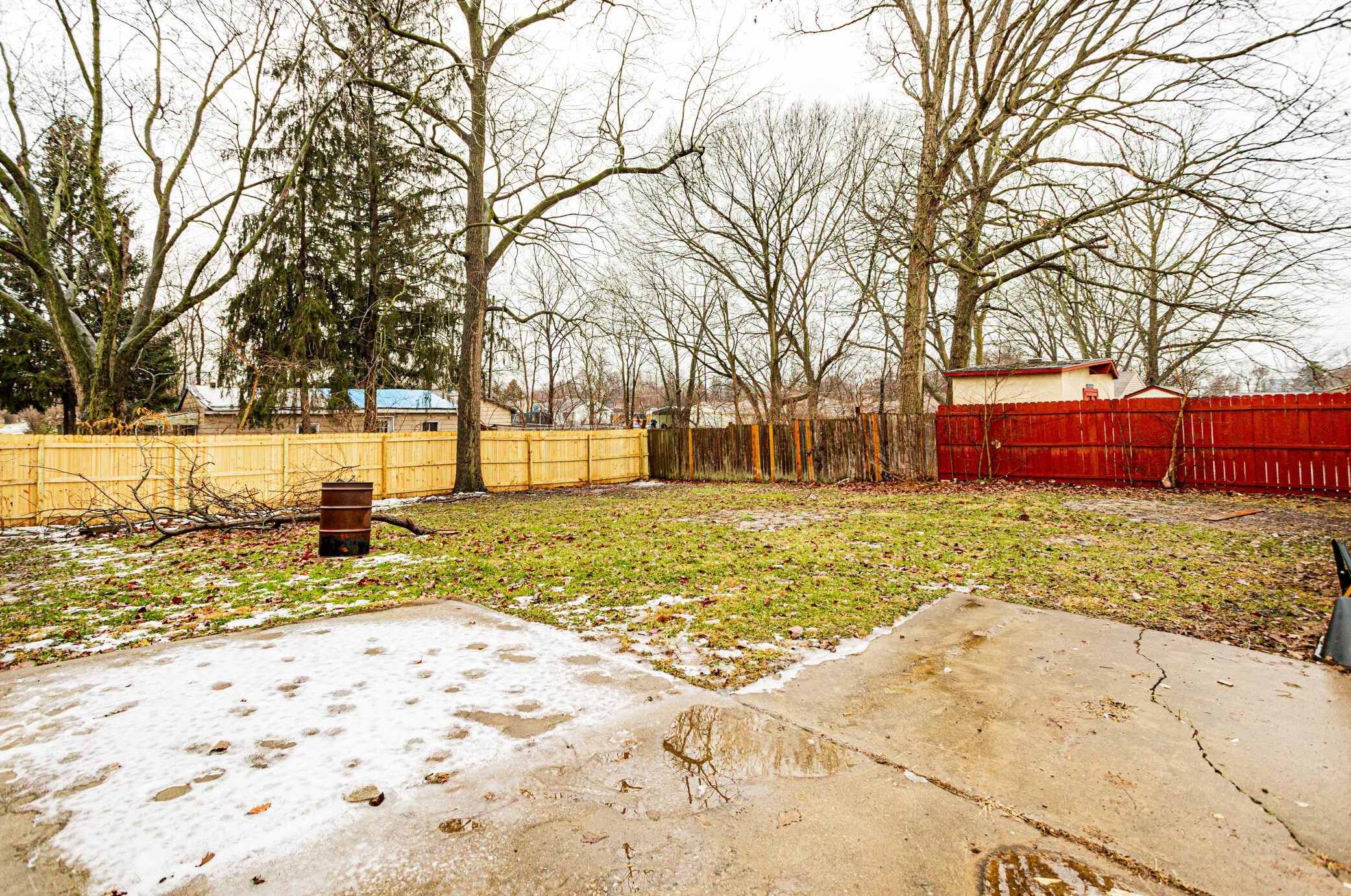 443 Carolann Ave, Columbus OH 43207-3111 exterior