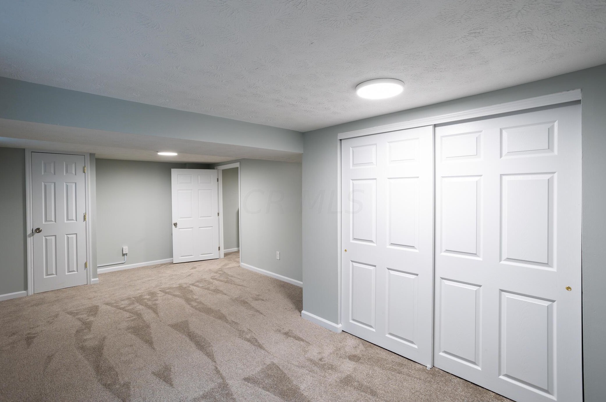 443 Carolann Ave, Columbus OH 43207-3111 exterior